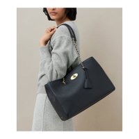 【ビジネスやタウンなど、様々なシーンで活躍するレザーバッグ /A leather bag that can be used in various situations such as business and town. マルベリー 人気ファッション通販 / Mulberry】デザインと実用性を兼ね備えたトートバッグなど、おすすめ!注目の人気トレンド、レディースファッションの通販アイテム 人気、トレンドファッション・服の通販 founy(ファニー) 【マルベリー/Mulberry】 トレンドファッション・スタイル  Fashion Trends ファッション、ブランド PICK UP! Fashion Brand Pick Up ファッション Fashion レディースファッション WOMEN バッグ Bag 財布 Wallets 2025年 2025 2025春夏・S/S Ss,Spring/Summer,2025 夏 Summer 春 Spring S/S・春夏 Ss・Spring/Summer なめらか Smooth エレガント 上品 Elegant スタイリッシュ Stylish フォルム Form ビジネス 仕事 通勤 Business コンパクト Compact ポケット Pocket 財布 Wallet |ID:stp329100000005479