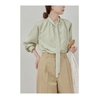 【女性らしさと品のあるデザインのブラウス /Blouse with feminine and classy design ガリャルダガランテ 人気ファッション通販 / GALLARDAGALANTE】さりげない華やかさと女性らしさを演出するボウタイブラウスなどの通販 /A bowtie blouse that exudes casual glamor and femininity. 人気、トレンドファッション・服の通販 founy(ファニー) 【ガリャルダガランテ/GALLARDAGALANTE】 トレンドファッション・スタイル  Fashion Trends ファッション、ブランド PICK UP! Fashion Brand Pick Up ファッション Fashion レディースファッション WOMEN トップス・カットソー Tops/Tshirt シャツ/ブラウス Shirts/Blouses 2025年 2025 2025春夏・S/S Ss,Spring/Summer,2025 おすすめ Recommend とろみ Thickness シンプル Simple スタンド Stand スリーブ Sleeve リボン Ribbon ロング Long エレガント 上品 Elegant 夏 Summer 春 Spring S/S・春夏 Ss・Spring/Summer |ID:stp329100000005600