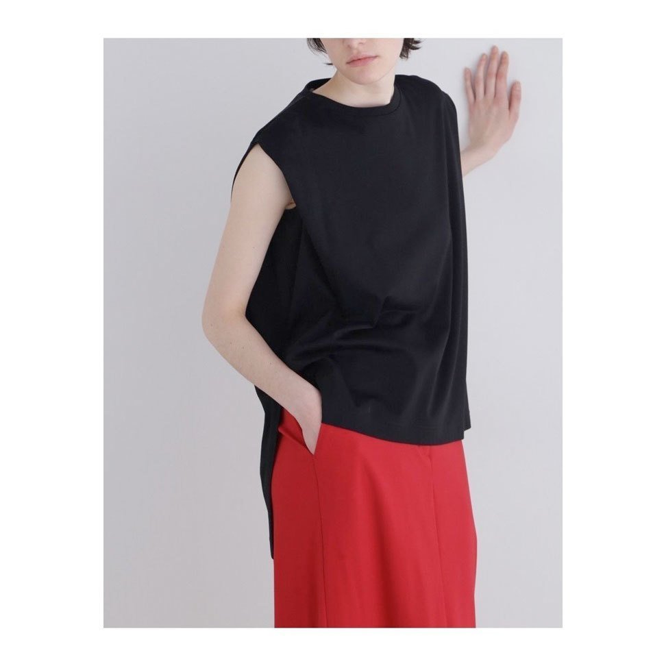 シンプルなのに印象的、ミニマルなのに華やかな春夏アイテム【ル フィル / LE PHIL】 人気、トレンドファッション・服の通販 founy(ファニー) 【ル フィル/LE PHIL】 トレンドファッション・スタイル Fashion Trends ファッション、ブランド PICK UP! Fashion Brand Pick Up ファッション Fashion レディースファッション WOMEN トップス・カットソー Tops/Tshirt キャミソール / ノースリーブ No Sleeves シャツ/ブラウス Shirts/Blouses ロング / Tシャツ T-Shirts カットソー Cut and Sewn ワンピース Dress チュニック Tunic おすすめ Recommend キャミソール Camisole タンク Tank ドレープ Drape リラックス Relax エレガント 上品 Elegant NEW・新作・新着・新入荷 New Arrivals インナー Inner エアリー Airy オーガンジー Organdy チュニック Tunic デコルテ Decolletage フェミニン Feminine ロング Long 夏 Summer 春 Spring S/S・春夏 Ss・Spring/Summer |ID:stp329100000005991
