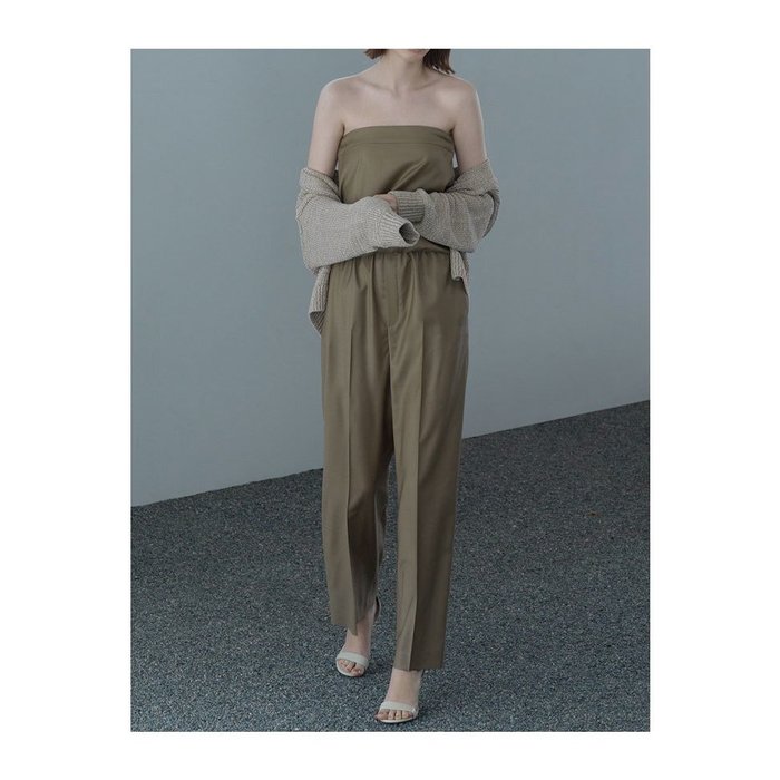 新しい季節にふさわしい、洗練と気品を纏うファッション【エステータ / esteta】 人気、トレンドファッション・服の通販 founy(ファニー) 【エステータ/esteta】 トレンドファッション・スタイル  Fashion Trends ファッション、ブランド PICK UP! Fashion Brand Pick Up ファッション Fashion レディースファッション WOMEN ワンピース Dress チュニック Tunic トップス・カットソー Tops/Tshirt キャミソール / ノースリーブ No Sleeves シャツ/ブラウス Shirts/Blouses スカート Skirt Aライン/フレアスカート Flared A-Line Skirts ロングスカート Long Skirt アウター Coat Outerwear ジャケット Jackets ノーカラージャケット No Collar Leather Jackets パンツ Pants ビスチェ Bustier インナー Inner サロペット Overalls シンプル Simple フィット Fit フェミニン Feminine リラックス Relax ワイド Wide エレガント 上品 Elegant おすすめ Recommend チュニック Tunic フォルム Form ロング Long サテン Satin |ID:stp329100000006138