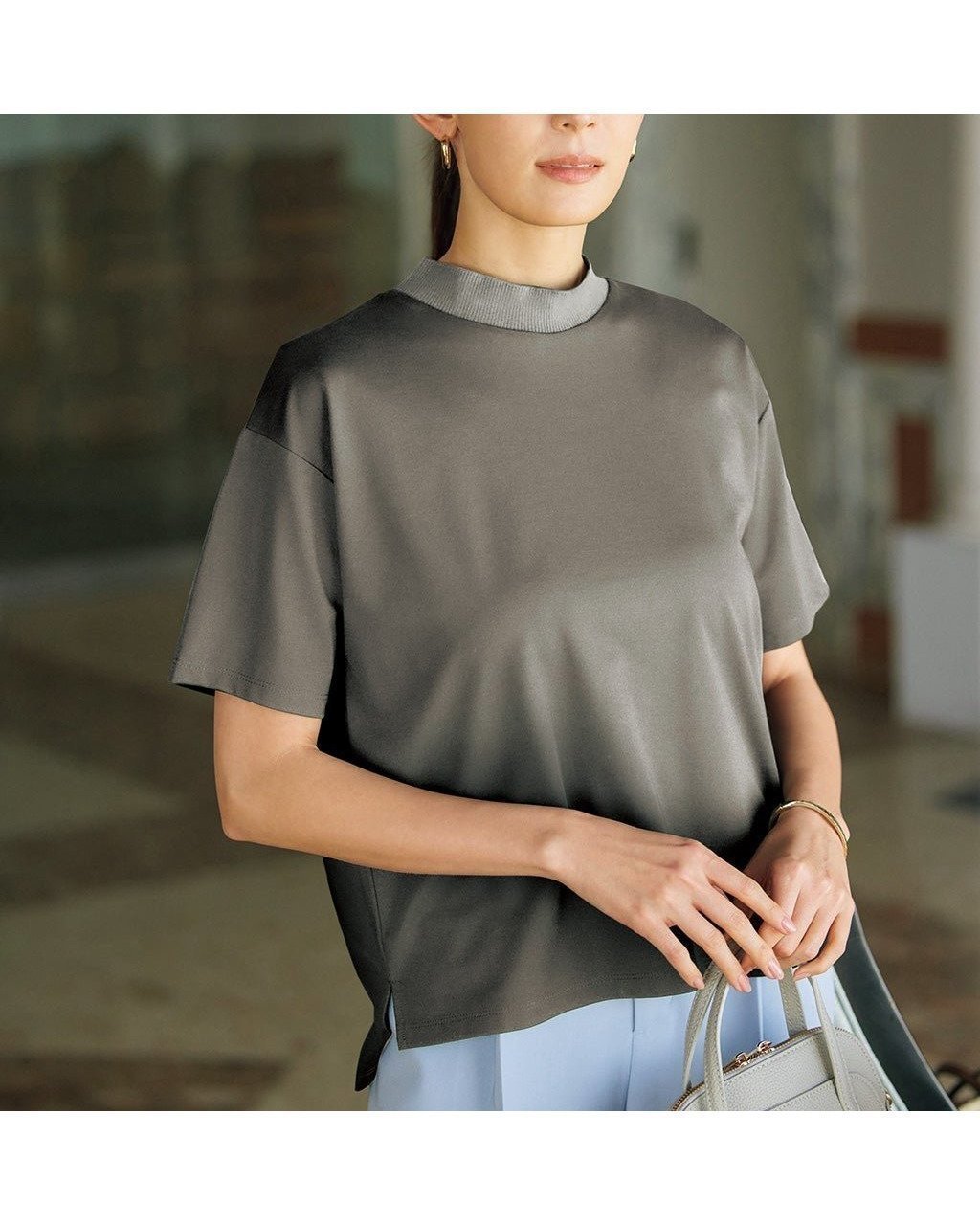 40代・50代の女性に似合う、普段着以上のお出かけTシャツ。シルキーポンチ・リブモックネックT 人気、トレンドファッション・服の通販 founy(ファニー) 【ドゥクラッセ/DoCLASSE】 トレンドファッション・スタイル  Fashion Trends ファッション、ブランド PICK UP! Fashion Brand Pick Up ファッション Fashion レディースファッション WOMEN トップス・カットソー Tops/Tshirt シャツ/ブラウス Shirts/Blouses ロング / Tシャツ T-Shirts カットソー Cut and Sewn NEW・新作・新着・新入荷 New Arrivals なめらか Smooth インナー Inner カットソー Cut And Sew ハイネック High Neck フォルム Form 半袖 Short Sleeve 夏 Summer |ID:prp329100004485561