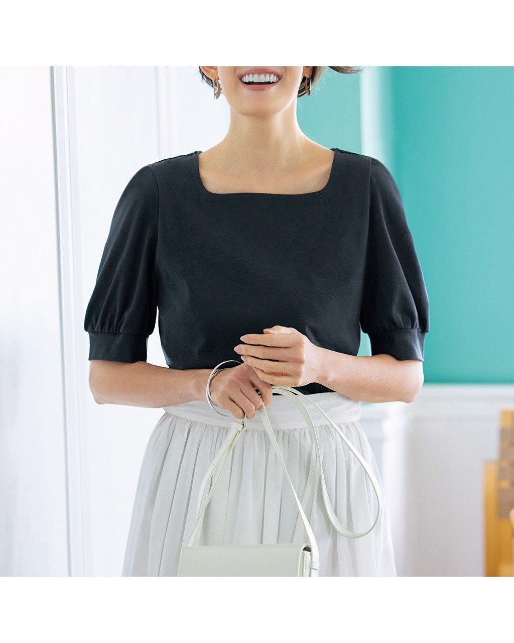 夏のドゥクラッセTシャツは40代50代の大人の女性にふさわしい上品な一枚 人気、トレンドファッション・服の通販 founy(ファニー) 【ドゥクラッセ/DoCLASSE】 トレンドファッション・スタイル  Fashion Trends ファッション、ブランド PICK UP! Fashion Brand Pick Up ファッション Fashion レディースファッション WOMEN トップス・カットソー Tops/Tshirt シャツ/ブラウス Shirts/Blouses ロング / Tシャツ T-Shirts カットソー Cut and Sewn カシミヤ Cashmere カットソー Cut And Sew カフス Cuffs シフォン Chiffon シンプル Simple スクエア Square スリーブ Sleeve ダブル Double なめらか Smooth フェミニン Feminine フリル Frills フロント Front NEW・新作・新着・新入荷 New Arrivals 夏 Summer |ID:prp329100004485547