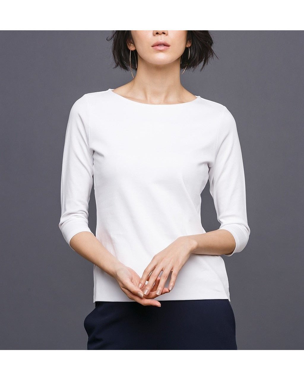 ChatGPT:  肩紐をさりげなく隠す絶妙なボートネックが鎖骨を美しく見せる7分袖Tシャツ 人気、トレンドファッション・服の通販 founy(ファニー) 【ドゥクラッセ/DoCLASSE】 トレンドファッション・スタイル  Fashion Trends ファッション、ブランド PICK UP! Fashion Brand Pick Up ファッション Fashion レディースファッション WOMEN トップス・カットソー Tops/Tshirt シャツ/ブラウス Shirts/Blouses ロング / Tシャツ T-Shirts カットソー Cut and Sewn カットソー Cut And Sew |ID:prp329100003115874