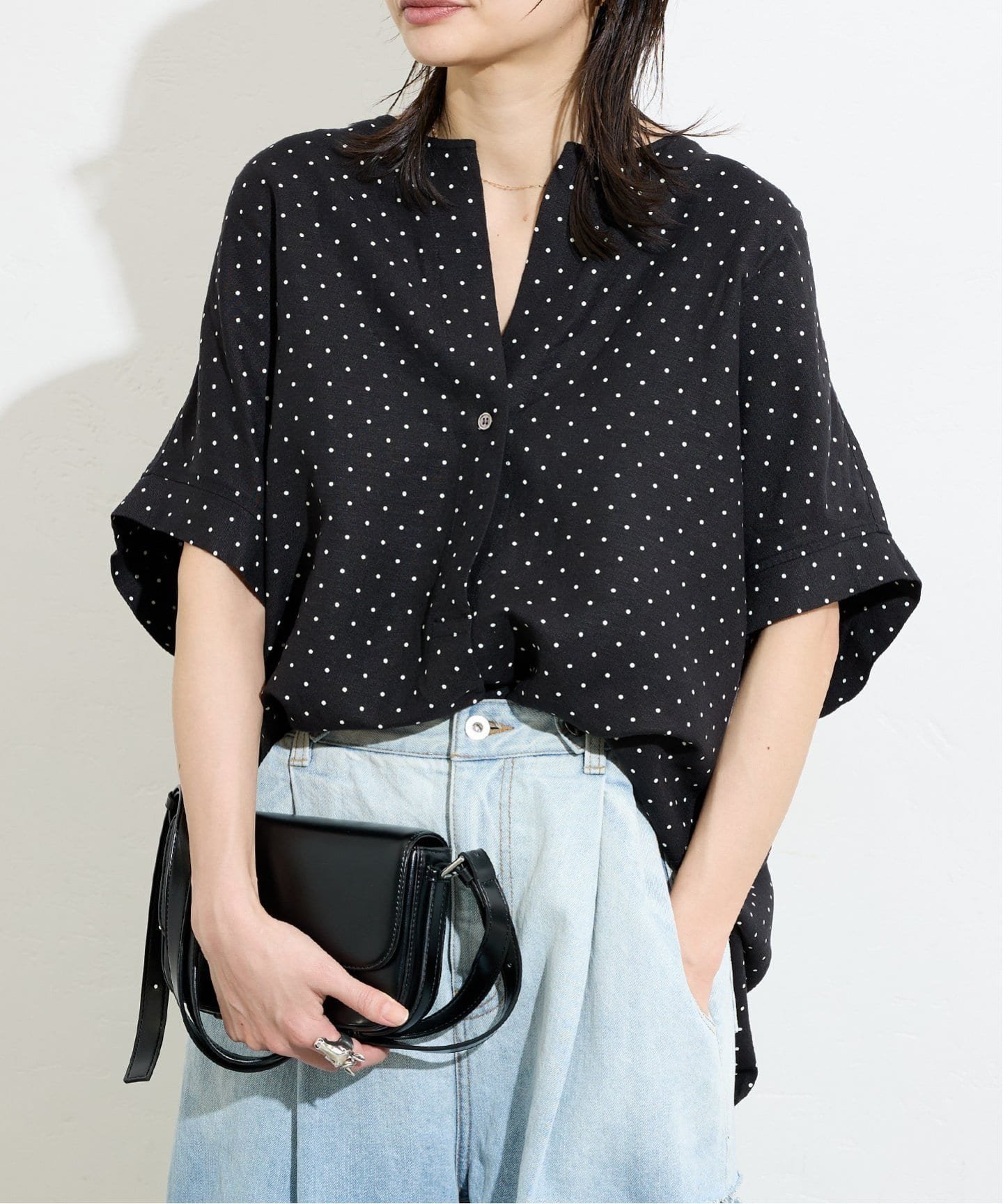 【春夏新作】レーヨン麻素材のノーカラーブラウスが新柄で登場 人気、トレンドファッション・服の通販 founy(ファニー) 【ジャーナルスタンダード/JOURNAL STANDARD】 トレンドファッション・スタイル  Fashion Trends ファッション、ブランド PICK UP! Fashion Brand Pick Up ファッション Fashion レディースファッション WOMEN トップス・カットソー Tops/Tshirt シャツ/ブラウス Shirts/Blouses 2025年 2025 2025春夏・S/S Ss,Spring/Summer,2025 おすすめ Recommend スキッパー Skipper セットアップ Set Up 人気 Popularity 夏 Summer 定番 Standard |ID:prp329100004456211