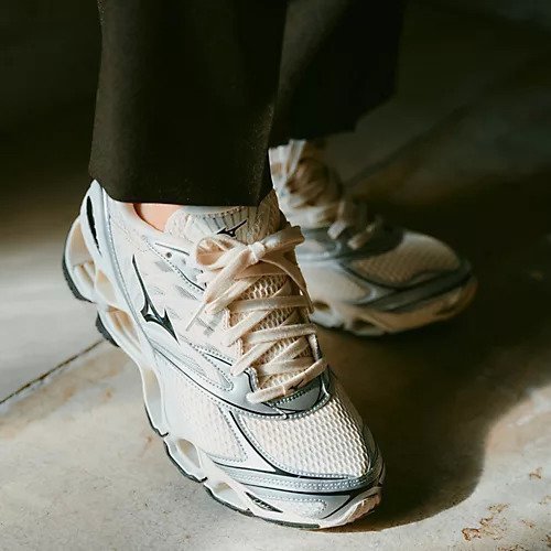【ミズノ / MIZUNO　唯一無二のソールで差をつけるWAVE PROPHECY LS】 人気、トレンドファッション・服の通販 founy(ファニー) 【ミズノ/MIZUNO】 トレンドファッション・スタイル  Fashion Trends ファッション、ブランド PICK UP! Fashion Brand Pick Up ファッション Fashion レディースファッション WOMEN クッション Cushion シューズ Shoes シルバー Silver スニーカー Sneakers バランス Balance ベスト Vest メッシュ Mesh ランニング Running |ID:prp329100004364294