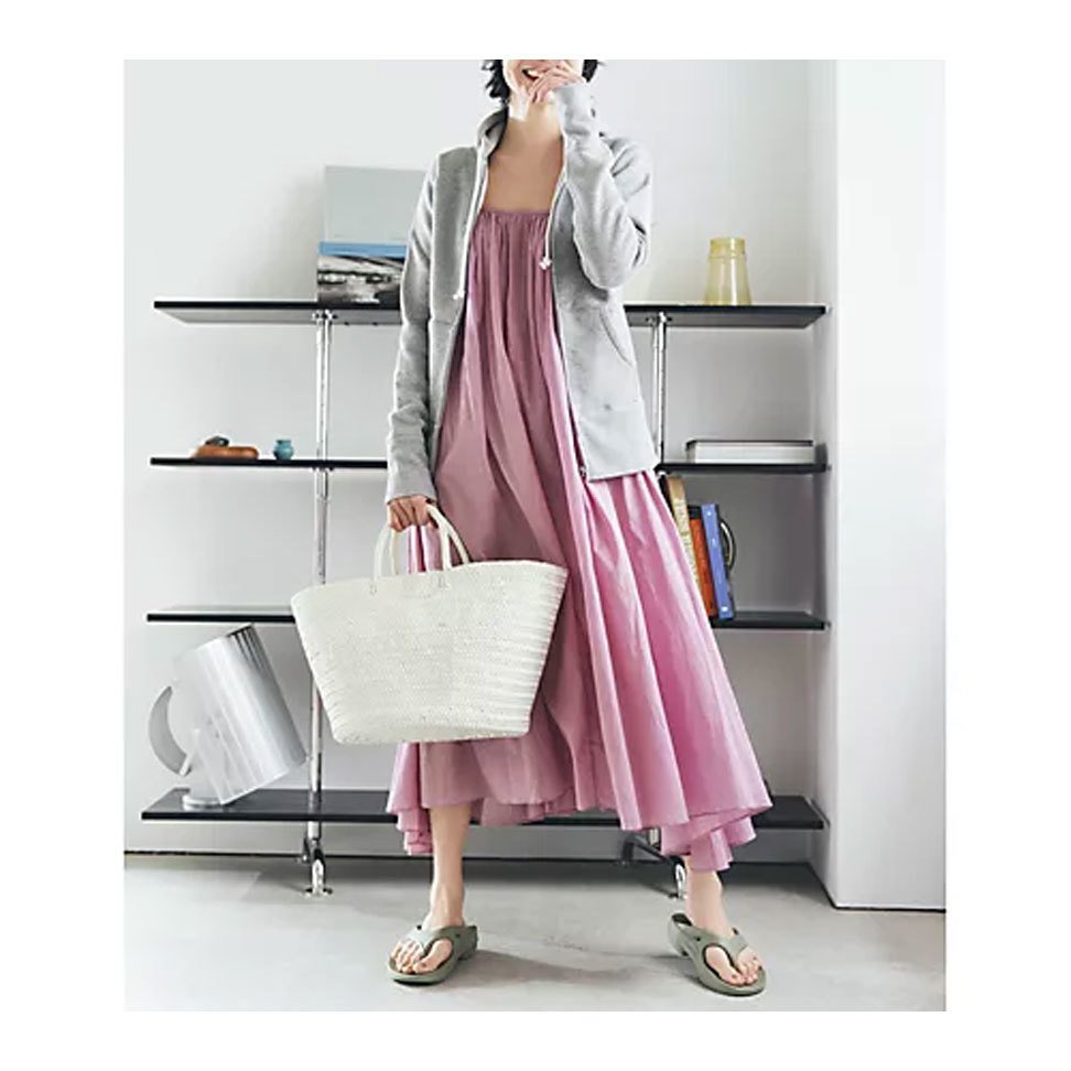 旬ワンピを主役にした【春夏甘辛&スポーツMIXスタイル特集】 人気、トレンドファッション・服の通販 founy(ファニー) 【ケシュルエッセンシャル/Kech Les Essentiels】 【マディソンブルー/MADISONBLUE】 【シンゾーン/Shinzone】 【ノマディス/NOMADIS】 【ピッピシック/Pippichic】 トレンドファッション・スタイル Fashion Trends トレンド、ファッションスタイル Fashion Trends ファッション Fashion レディースファッション WOMEN トップス・カットソー Tops/Tshirt シャツ/ブラウス Shirts/Blouses ワンピース Dress ドレス Party Dresses パンツ Pants アウター Coat Outerwear ブルゾン Blouson/Jackets バッグ Bag ロング / Tシャツ T-Shirts ドレス Dress ドレープ Drape 洗える Washable フォルム Form ポケット Pocket メッシュ Mesh モダン Modern おすすめ Recommend カッティング Cutting サンダル Sandals シューズ Shoes バレエ Ballet フラット Flat フロント Front リボン Ribbon 人気 Popularity エスニック Ethnic |ID:stp329100000006197
