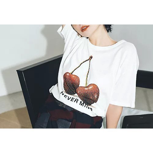 チェリープリントが目を引く MOTHERのオーバーサイズTシャツ 人気、トレンドファッション・服の通販 founy(ファニー) 【マザー/MOTHER】 トレンドファッション・スタイル  Fashion Trends ファッション、ブランド PICK UP! Fashion Brand Pick Up ファッション Fashion レディースファッション WOMEN ショルダー Shoulder チェリー Cherry ドロップ Drop フィット Fit フロント Front プリント Print リラックス Relax 洗える Washable |ID:prp329100004459326