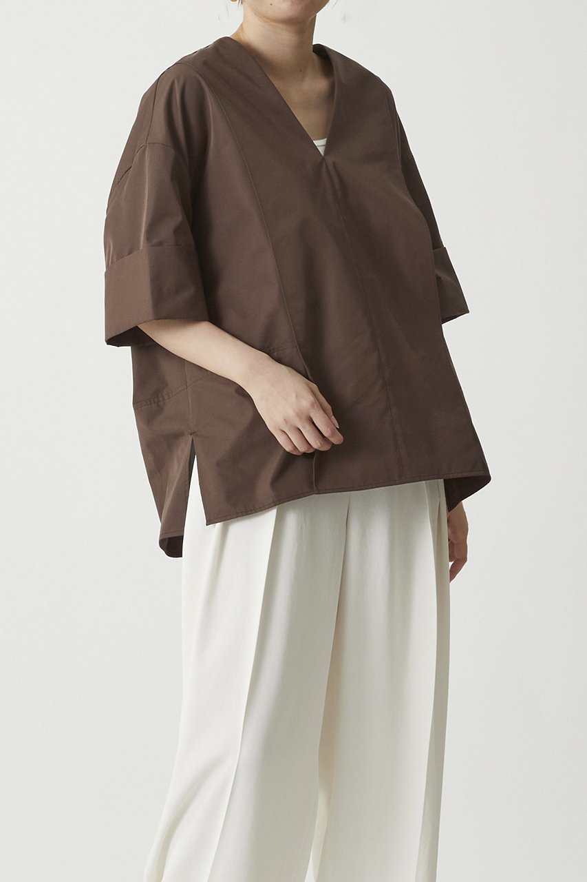 【1er Arrondissement/プルミエ アロンディスモン】ブザムディテールが際立つ上品モードなVネックブラウス 人気、トレンドファッション・服の通販 founy(ファニー) 【プルミエ アロンディスモン/1er Arrondissement】 トレンドファッション・スタイル  Fashion Trends ファッション、ブランド PICK UP! Fashion Brand Pick Up ファッション Fashion レディースファッション WOMEN トップス・カットソー Tops/Tshirt シャツ/ブラウス Shirts/Blouses Vネック V-Neck おすすめ Recommend カフス Cuffs ショート Short スリーブ Sleeve タイプライター Typewriter 別注 Special Order NEW・新作・新着・新入荷 New Arrivals |ID:prp329100004547735