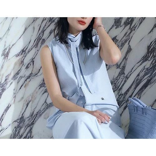 【MADISONBLUE/マディソンブルー】のエレガンスと無骨さを両立した別注シャンブリーブラウス 人気、トレンドファッション・服の通販 founy(ファニー) 【マディソンブルー/MADISONBLUE】 トレンドファッション・スタイル  Fashion Trends トレンド、ファッションスタイル Fashion Trends ファッション Fashion レディースファッション WOMEN トップス・カットソー Tops/Tshirt シャツ/ブラウス Shirts/Blouses エレガント 上品 Elegant シャンブレー Chambray デニム Denim フレア Flare マニッシュ Mannish ヴィンテージ Vintage 別注 Special Order 夏 Summer 洗える Washable |ID:prp329100004486802