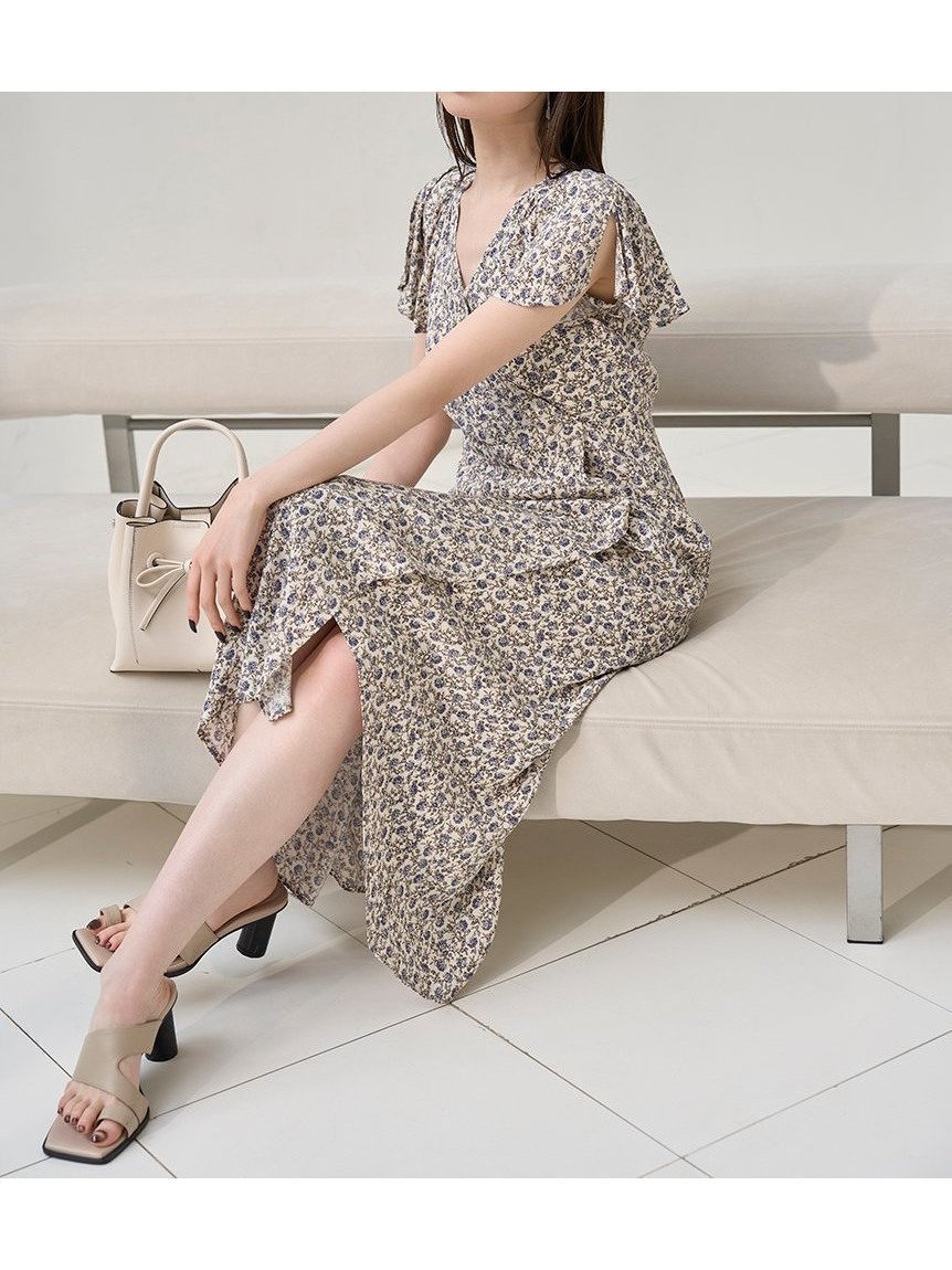 旬のカシュクールでアカ抜け 小花柄が愛らしいフェミニンワンピース 人気、トレンドファッション・服の通販 founy(ファニー) 【フレイ アイディー/FRAY I.D】 トレンドファッション・スタイル  Fashion Trends ファッション、ブランド PICK UP! Fashion Brand Pick Up ファッション Fashion レディースファッション WOMEN ワンピース Dress アシンメトリー Asymmetry インナー Inner カシュクール Cachecoeur ジョーゼット Georgette トレンド Trend フェミニン Feminine フロント Front プリント Print モノトーン Monotone 手描き Hand Drawn 雑誌 Magazine |ID:prp329100004530827