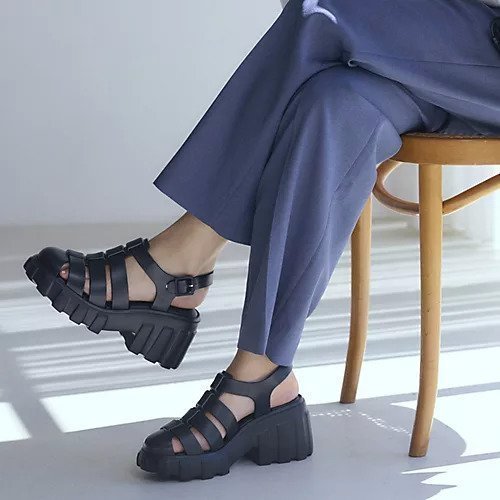 【melissa/メリッサ】脚長&美スタイル見えが叶う厚底グルカサンダル 人気、トレンドファッション・服の通販 founy(ファニー) 【メリッサ/melissa】 トレンドファッション・スタイル  Fashion Trends トレンド、ファッションスタイル Fashion Trends ファッション Fashion レディースファッション WOMEN サンダル Sandals ソックス Socks 厚底 Platforms |ID:prp329100004424214