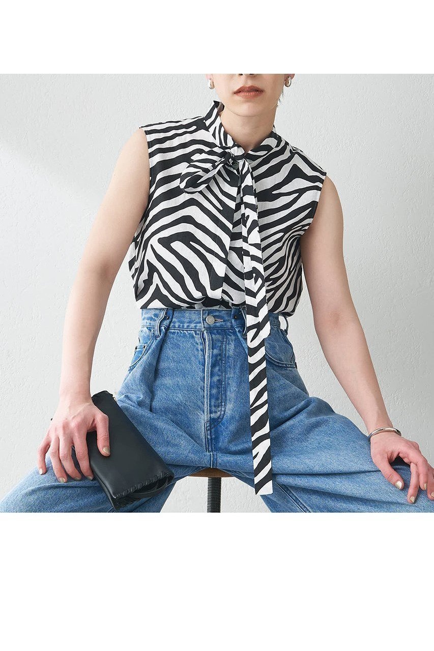 モダンな存在感を放つ、ゼブラ柄ボウタイブラウス 人気、トレンドファッション・服の通販 founy(ファニー) 【ウィムガゼット/Whim Gazette】 トレンドファッション・スタイル  Fashion Trends ファッション、ブランド PICK UP! Fashion Brand Pick Up ファッション Fashion レディースファッション WOMEN トップス・カットソー Tops/Tshirt キャミソール / ノースリーブ No Sleeves シャツ/ブラウス Shirts/Blouses ノースリーブ No Sleeve プリント Print ボトム Bottom モダン Modern リネン Linen NEW・新作・新着・新入荷 New Arrivals |ID:prp329100004570067