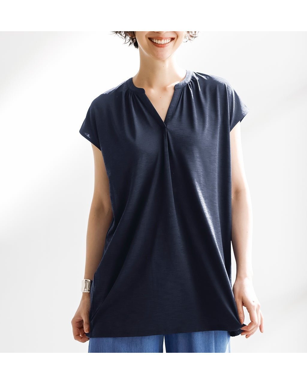 きちんと見えと快適さを両立 UVスラブのバンドカラーブラウス 人気、トレンドファッション・服の通販 founy(ファニー) 【ドゥクラッセ/DoCLASSE】 トレンドファッション・スタイル  Fashion Trends ファッション、ブランド PICK UP! Fashion Brand Pick Up ファッション Fashion レディースファッション WOMEN トップス・カットソー Tops/Tshirt シャツ/ブラウス Shirts/Blouses ロング / Tシャツ T-Shirts カットソー Cut and Sewn NEW・新作・新着・新入荷 New Arrivals エレガント 上品 Elegant カットソー Cut And Sew スマート Smart フロント Front プリーツ Pleats 人気 Popularity ビジネス 仕事 通勤 Business 夏 Summer 旅行 Travel |ID:prp329100004571975