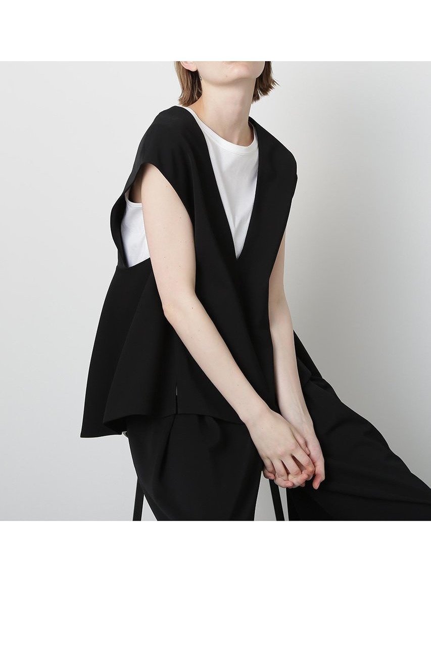旬顔シルエットが叶うバックペプラムジレ風トップス 人気、トレンドファッション・服の通販 founy(ファニー) 【ヒューエルミュージアム/hueLe Museum】 トレンドファッション・スタイル  Fashion Trends ファッション、ブランド PICK UP! Fashion Brand Pick Up ファッション Fashion レディースファッション WOMEN アウター Coat Outerwear トップス・カットソー Tops/Tshirt シャツ/ブラウス Shirts/Blouses ベスト/ジレ Gilets/Vests ジャージ Jersey スリーブ Sleeve フレア Flare フロント Front ペプラム Peplum ロング Long 切替 Switching 定番 Standard NEW・新作・新着・新入荷 New Arrivals |ID:prp329100004570160