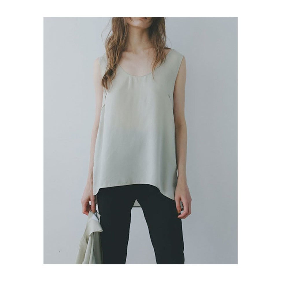 【涼しさと洗練を両立した夏のトップスコレクション】ETRE TOKYO、ESSEN LAUTREAMONT、Whim Gazette 人気、トレンドファッション・服の通販 founy(ファニー) 【エトレトウキョウ/ETRE TOKYO】 【エッセン ロートレアモン/ESSEN LAUTREAMONT】 【ウィムガゼット/Whim Gazette】 【レリル/lelill】 【ヒューエルミュージアム/hueLe Museum】 トレンドファッション・スタイル Fashion Trends トレンド、ファッションスタイル Fashion Trends ファッション Fashion レディースファッション WOMEN トップス・カットソー Tops/Tshirt キャミソール / ノースリーブ No Sleeves シャツ/ブラウス Shirts/Blouses ニット Knit Tops プルオーバー Pullover アウター Coat Outerwear ポンチョ Ponchos ロング / Tシャツ T-Shirts カットソー Cut and Sewn おすすめ Recommend なめらか Smooth キュプラ Cupra シンプル Simple ジャケット Jacket スリット Slit セットアップ Set Up タンク Tank ノースリーブ No Sleeve フロント Front エレガント 上品 Elegant NEW・新作・新着・新入荷 New Arrivals |ID:stp329100000006357