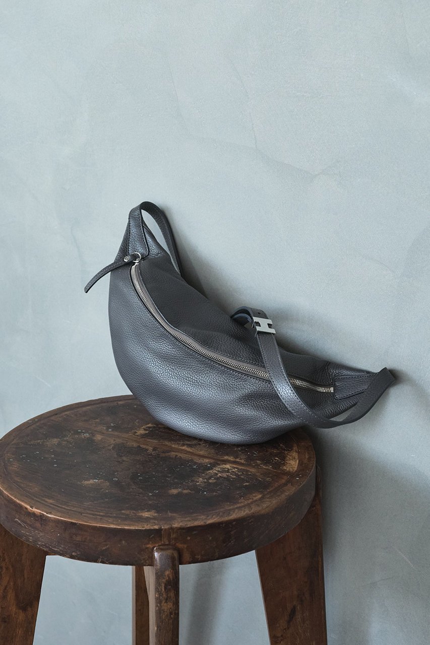 大人の余裕を纏う、新シリーズ「PISTILLO(ピスタッロ)」が登場 人気、トレンドファッション・服の通販 founy(ファニー) 【イアクッチ/IACUCCI】 トレンドファッション・スタイル  Fashion Trends ファッション、ブランド PICK UP! Fashion Brand Pick Up ファッション Fashion レディースファッション WOMEN ポーチ Pouches おすすめ Recommend エレガント 上品 Elegant ショルダー Shoulder ジャケット Jacket スポーティ Sporty フィット Fit ポケット Pocket メタル Metal NEW・新作・新着・新入荷 New Arrivals 旅行 Travel |ID:prp329100004580313