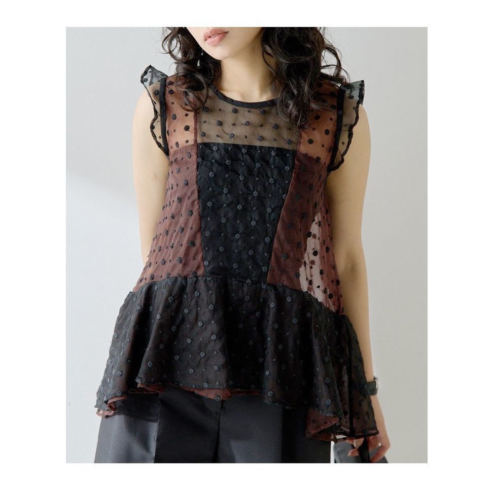 【上質刺しゅう&レース、エフォートレスシックな大人のワードローブ】Whim Gazette(ウィムガゼット) 人気、トレンドファッション・服の通販 founy(ファニー) 【ウィムガゼット/Whim Gazette】 トレンドファッション・スタイル Fashion Trends ファッション、ブランド PICK UP! Fashion Brand Pick Up ファッション Fashion レディースファッション WOMEN トップス・カットソー Tops/Tshirt キャミソール / ノースリーブ No Sleeves シャツ/ブラウス Shirts/Blouses パンツ Pants デニムパンツ Denim Pants スカート Skirt ロングスカート Long Skirt ポーチ Pouches インド India オーガンジー Organdy ドット Dot ノースリーブ No Sleeve フェミニン Feminine フラワー Flower フリル Frills NEW・新作・新着・新入荷 New Arrivals コンパクト Compact ショート Short スリーブ Sleeve デニム Denim バランス Balance メッシュ Mesh モダン Modern レース Race ワイド Wide 夏 Summer |ID:stp329100000006363