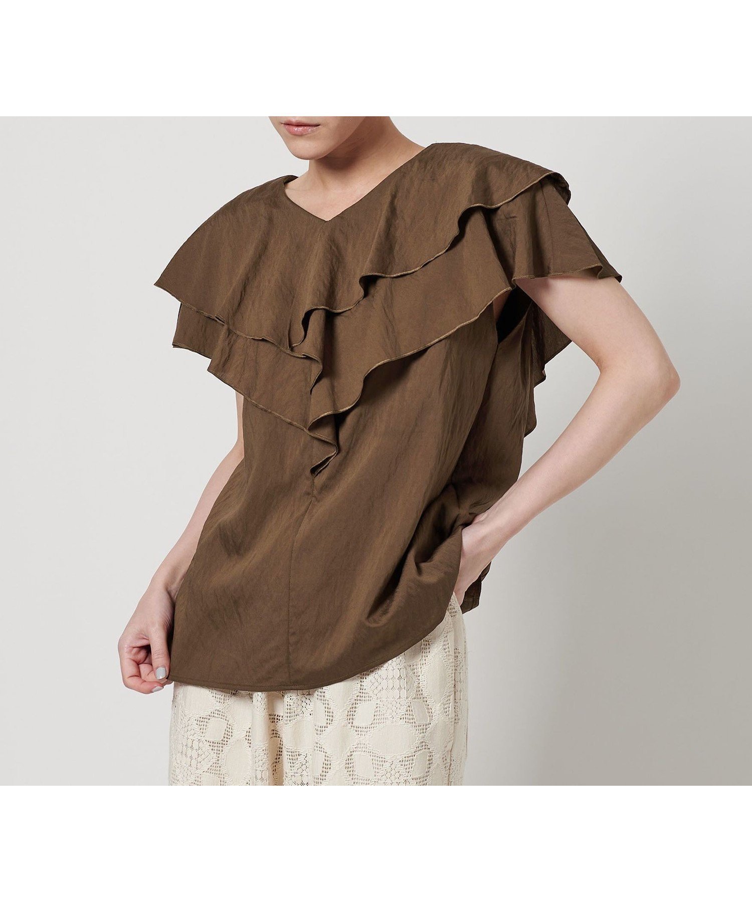 【BEAUTY&YOUTH / UNITED ARROWS/ビューティ&ユース ユナイテッドアローズ】アシンメトリーラッフルが華やかに揺れる、主役級ブラウス 人気、トレンドファッション・服の通販 founy(ファニー) 【ビューティ&ユース ユナイテッドアローズ/BEAUTY&YOUTH / UNITED ARROWS】 トレンドファッション・スタイル  Fashion Trends トレンド、ファッションスタイル Fashion Trends ファッション Fashion レディースファッション WOMEN トップス・カットソー Tops/Tshirt シャツ/ブラウス Shirts/Blouses おすすめ Recommend アシンメトリー Asymmetry インナー Inner ウォッシャブル Washable シンプル Simple スタイリッシュ Stylish ストライプ Stripe スラックス Slacks ボトム Bottom ラッフル Raffle エレガント 上品 Elegant 夏 Summer |ID:prp329100004583491