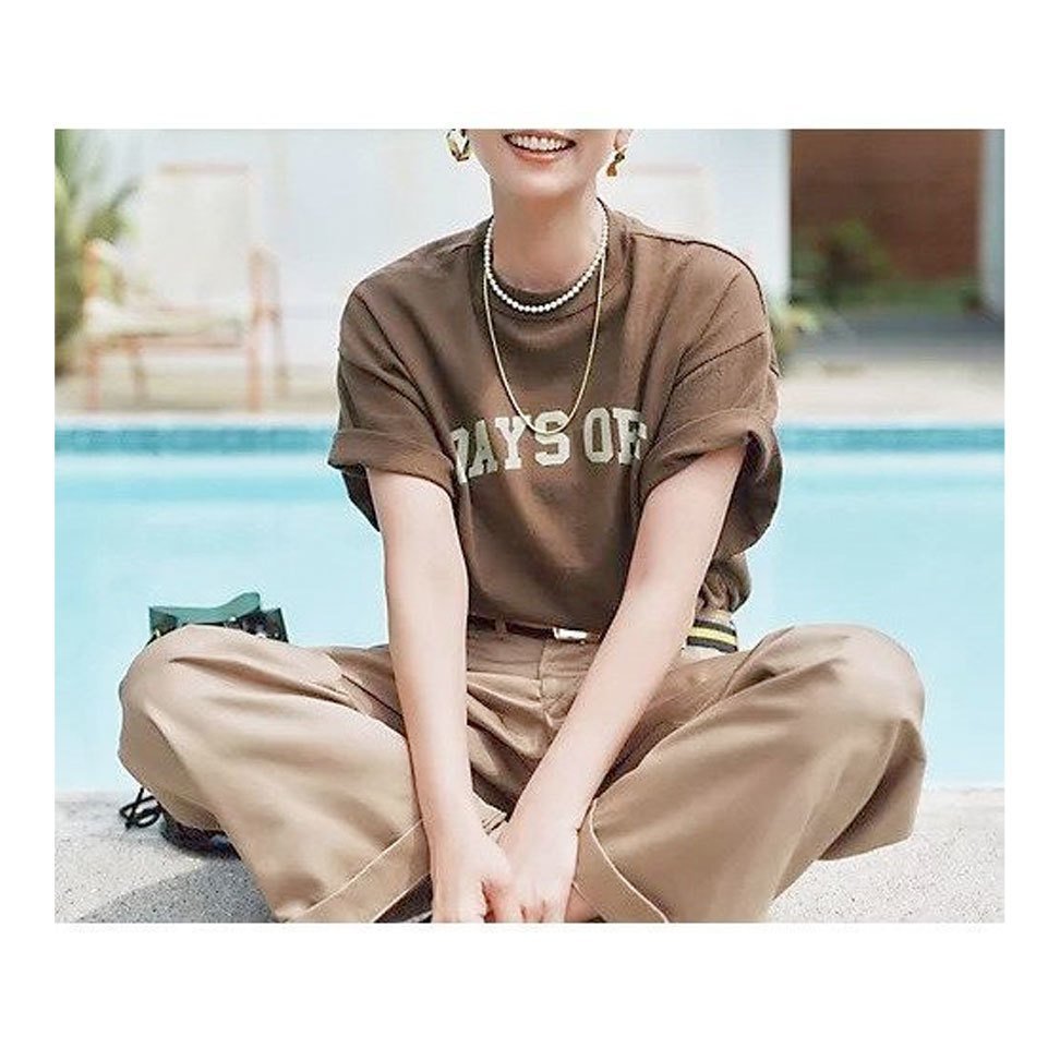 【ロゴT・2WAY・美シルエットで魅せる!こなれ感たっぷりの最旬定番Tシャツ】Americana(アメリカーナ) 人気、トレンドファッション・服の通販 founy(ファニー) 【アメリカーナ/Americana】 【イーバイエクラ/E by eclat】 【トゥエルブクローゼット/12closet】 【コグ ザビッグスモーク/COGTHEBIGSMOKE】 トレンドファッション・スタイル Fashion Trends トレンド・ファッションスタイル Fashion Trends & Styles ファッションモデル・俳優・女優 Models 女性 Women 福田麻琴 Fukuda Makoto ファッション Fashion レディースファッション Ladies' Fashion Online トップス・カットソー Tops/Tshirt シャツ/ブラウス Shirts/Blouses ロング / Tシャツ T-Shirts コラボ Collaboration スリット Slit デニム Denim ボトム Bottom ワイド Wide 洗える Washable |ID:stp329100000006394