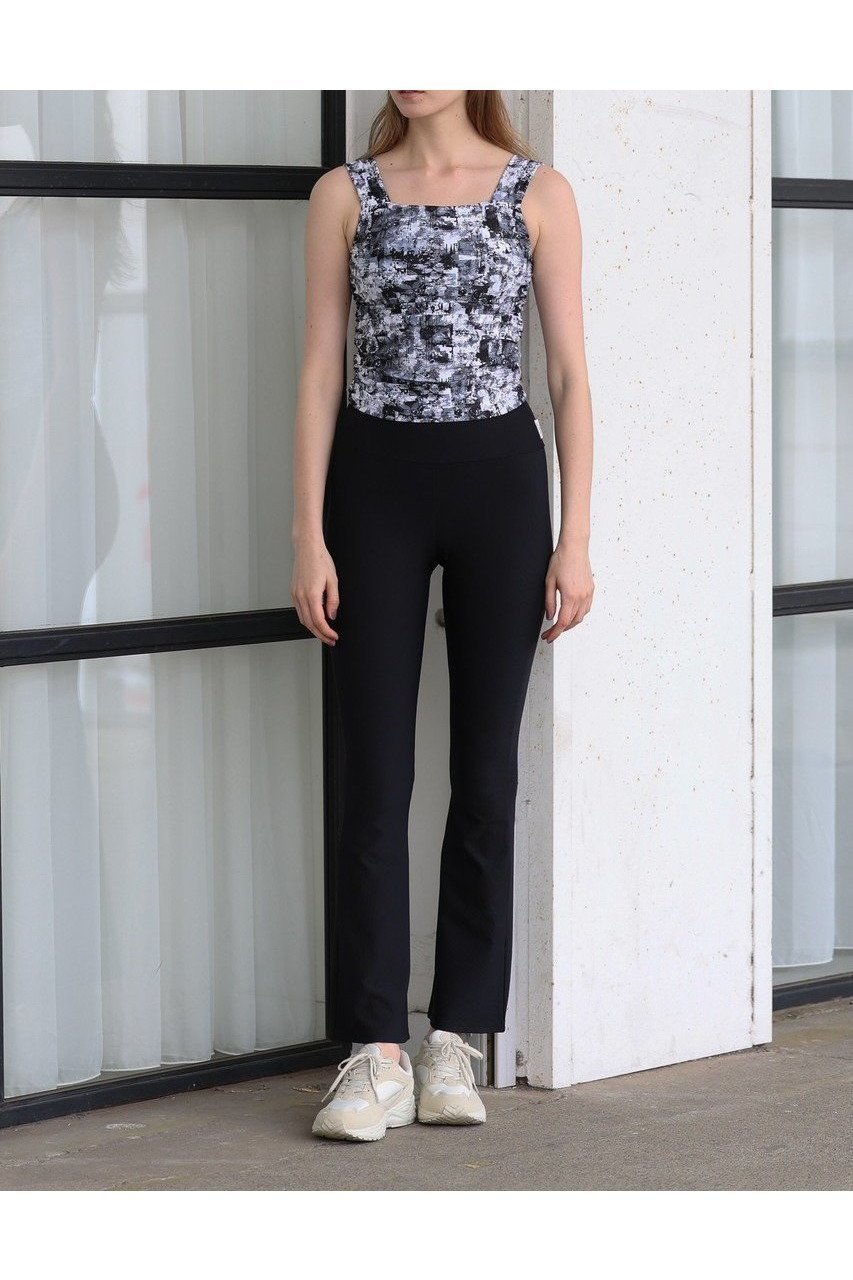 脚長見えと快適さを両立 ハイウエストフレアパンツ 人気、トレンドファッション・服の通販 founy(ファニー) 【ジュリエ/Julier】 トレンドファッション・スタイル  Fashion Trends ファッション、ブランド PICK UP! Spotlight on Fashion Brands ファッション Fashion レディースファッション Ladies' Fashion Online パンツ Pants スポーツウェア Sportswear スポーツ パンツ Sports Pants シンプル Simple スポーツ Sports フィット Fit フレア Flare ヨガ Yoga ワーク Work 定番 Standard NEW・新作・新着・新入荷 New Arrivals |ID:prp329100004592187