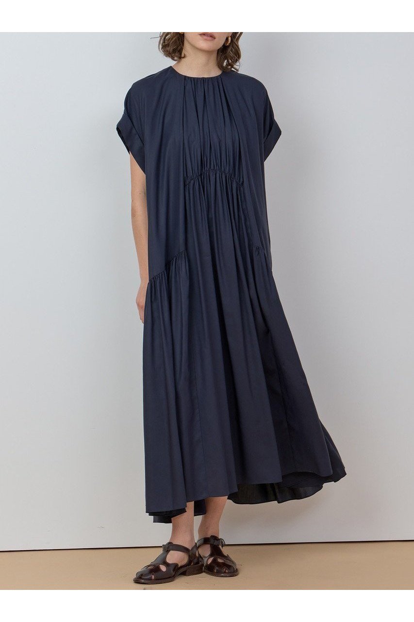 上品に揺れる 優雅なテンセルティアードワンピース 人気、トレンドファッション・服の通販 founy(ファニー) 【ハウス オブ ロータス/HOUSE OF LOTUS】 トレンドファッション・スタイル  Fashion Trends ファッション、ブランド PICK UP! Spotlight on Fashion Brands ファッション Fashion レディースファッション Ladies' Fashion Online ワンピース Dress チュニック Tunic 2025年 2025 2025-2026秋冬・A/W Aw/Autumn/Winter/Fw/Fall/2025-2026 ギャザー Gather チュニック Tunic ティアードワンピース Tiered Dress フォルム Form ロング Long エレガント 上品 Elegant A/W・秋冬 Aw・Autumn/Winter・Fw・Fall-Winter |ID:prp329100004592178