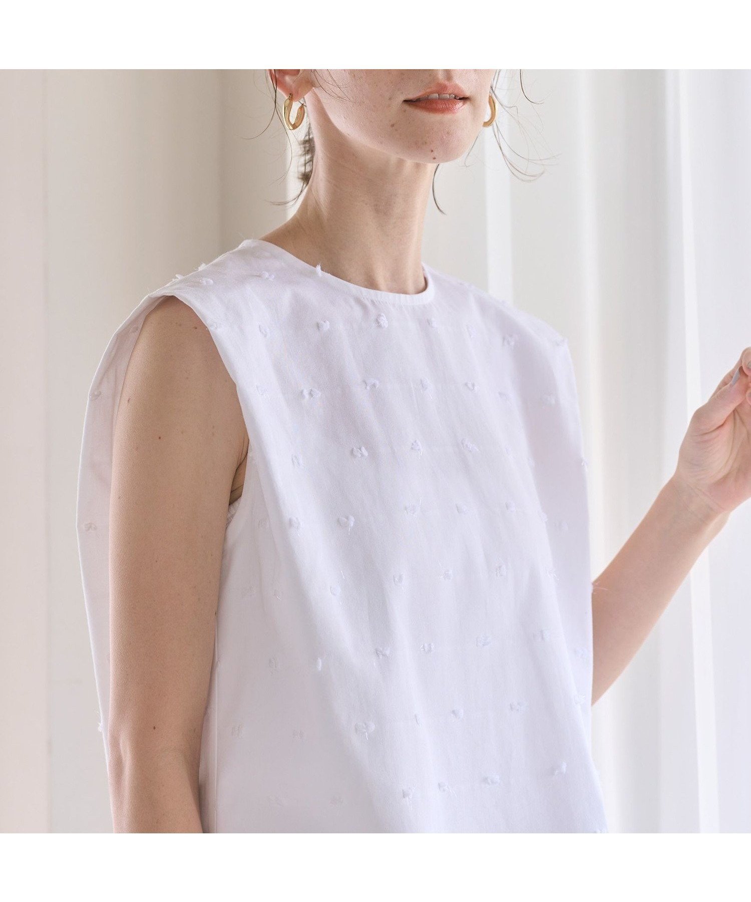 【BEAUTY&YOUTH / UNITED ARROWS/ビューティ&ユース ユナイテッドアローズ】大人の可愛らしさを纏う ドットジャガードノースリーブブラウス 人気、トレンドファッション・服の通販 founy(ファニー) 【ビューティ&ユース ユナイテッドアローズ/BEAUTY&YOUTH / UNITED ARROWS】 トレンドファッション・スタイル  Fashion Trends ファッション、ブランド PICK UP! Spotlight on Fashion Brands ファッション Fashion レディースファッション Ladies' Fashion Online トップス・カットソー Tops/Tshirt キャミソール / ノースリーブ No Sleeves シャツ/ブラウス Shirts/Blouses おすすめ Recommend インナー Inner グログラン Grosgrain シンプル Simple ジャケット Jacket デニム Denim ドット Dot ノースリーブ No Sleeve ボトム Bottom モチーフ Motif 定番 Standard |ID:prp329100004590449