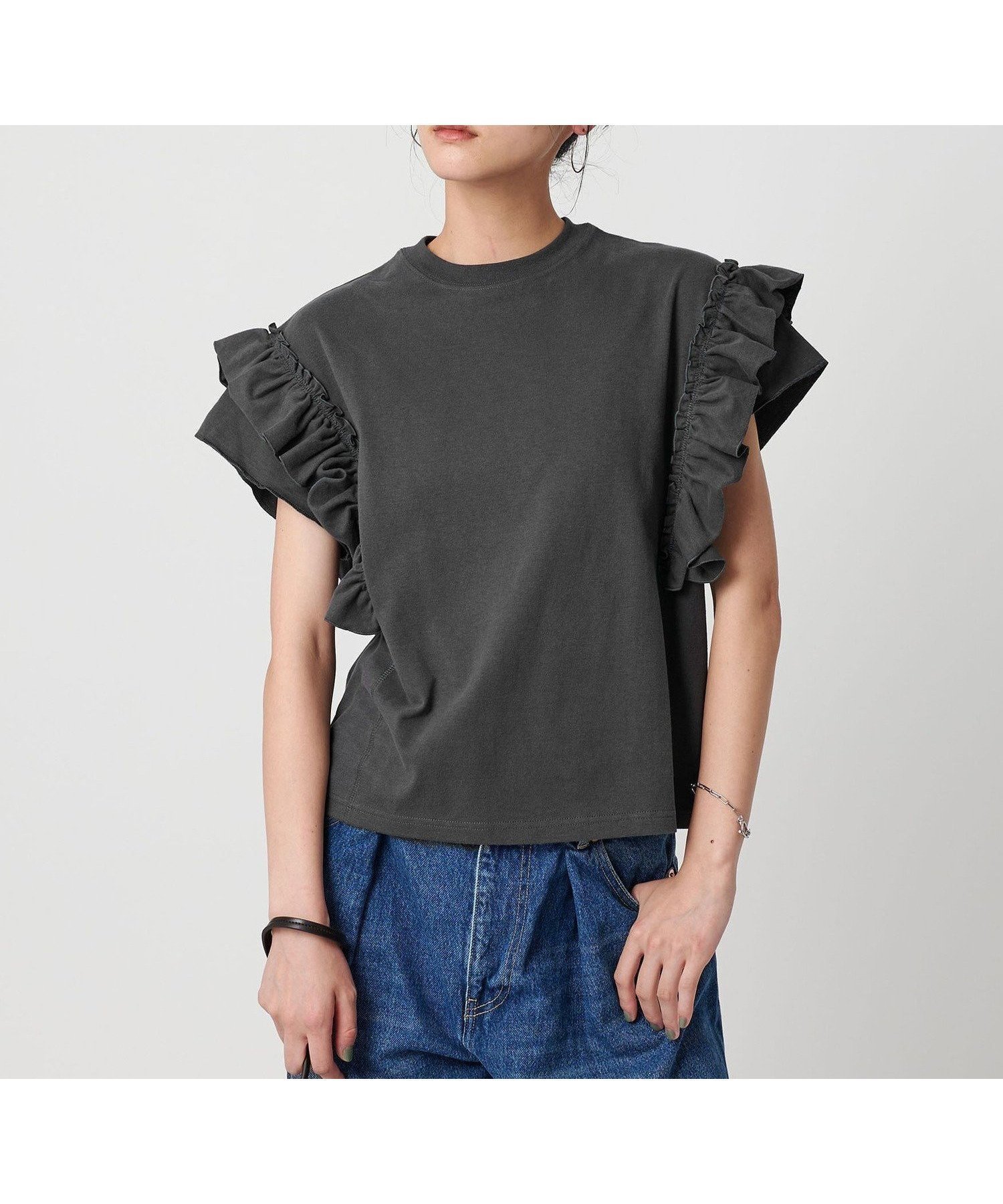 【BEAUTY&YOUTH / UNITED ARROWS/ビューティ&ユース ユナイテッドアローズ】袖フリルが主役 フェミニンカジュアルカットソー 人気、トレンドファッション・服の通販 founy(ファニー) 【ビューティ&ユース ユナイテッドアローズ/BEAUTY&YOUTH / UNITED ARROWS】 トレンドファッション・スタイル  Fashion Trends ファッション、ブランド PICK UP! Spotlight on Fashion Brands ファッション Fashion レディースファッション Ladies' Fashion Online トップス・カットソー Tops/Tshirt カットソー Cut and Sewn おすすめ Recommend とろみ Thickness デニム Denim トレンド Trend フェミニン Feminine フリル Frills ボックス Box ボトム Bottom リラックス Relax ワイド Wide ヴィンテージ Vintage 定番 Standard |ID:prp329100004594747