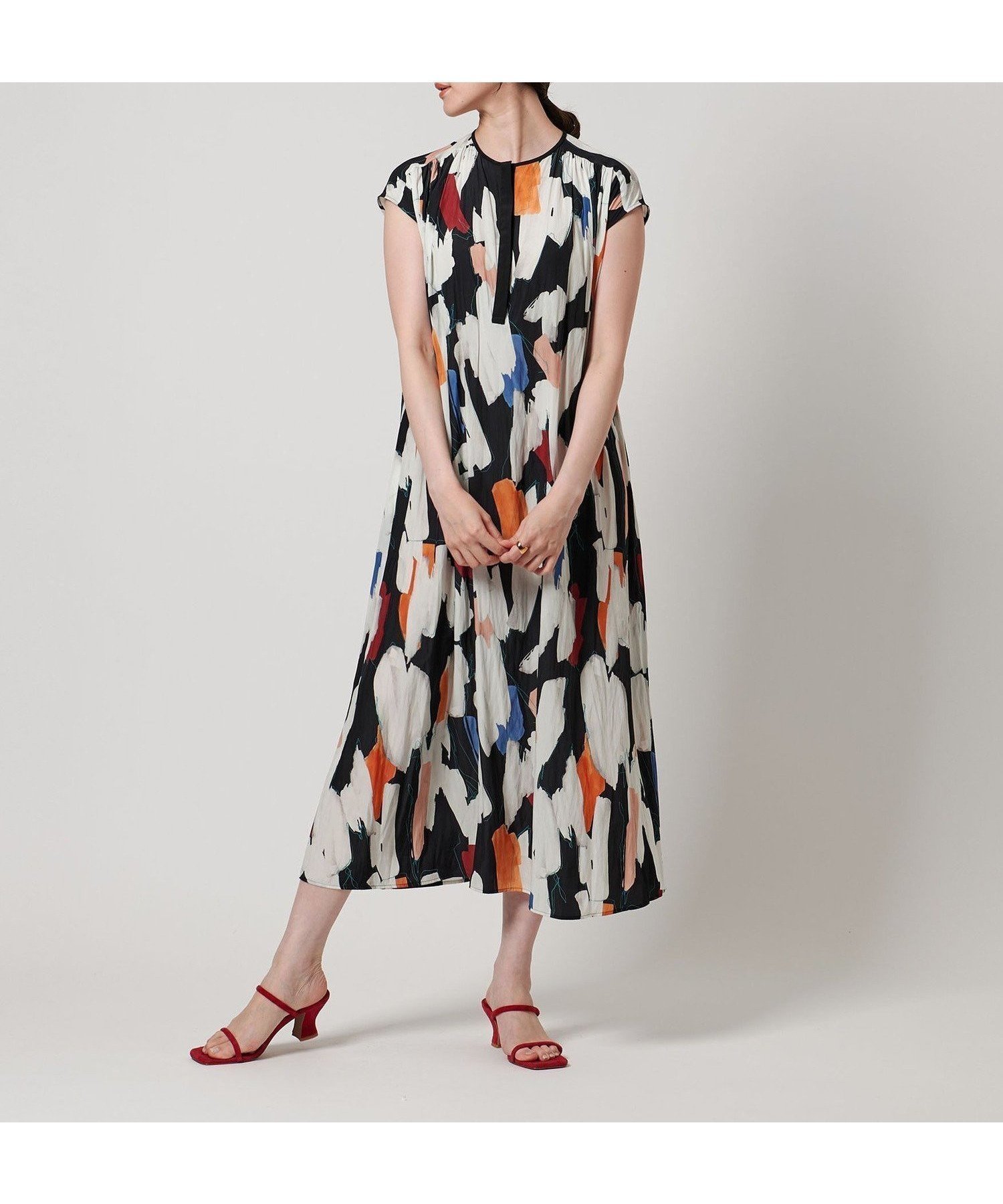 【UNITED ARROWS/ユナイテッドアローズ】涼感と華やかさを纏う 大胆プリントギャザーワンピース 人気、トレンドファッション・服の通販 founy(ファニー) 【ユナイテッドアローズ/UNITED ARROWS】 トレンドファッション・スタイル  Fashion Trends ファッション、ブランド PICK UP! Spotlight on Fashion Brands ファッション Fashion レディースファッション Ladies' Fashion Online ワンピース Dress オレンジ Orange カーディガン Cardigan ギャザー Gather ショート Short ジャケット Jacket スリーブ Sleeve フレンチ French プリント Print 無地 Plain Color リボン Ribbon おすすめ Recommend 夏 Summer |ID:prp329100004562839