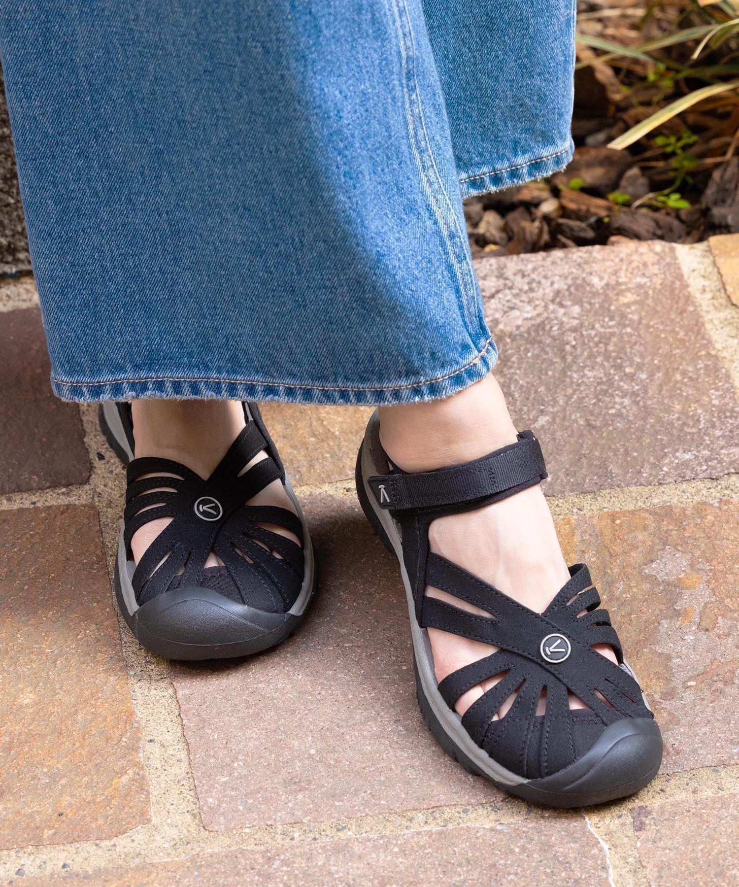 【KEEN/キーン】バラをモチーフにした洗練デザインと快適さを両立「Rose City Comfort Sandal」 人気、トレンドファッション・服の通販 founy(ファニー) 【キーン/KEEN】 トレンドファッション・スタイル  Fashion Trends ファッション、ブランド PICK UP! Spotlight on Fashion Brands ファッション Fashion レディースファッション Ladies' Fashion Online クッション Cushion 軽量 Lightweight サンダル Sandals シンプル Simple タオル Towel 人気 Popularity フィット Fit モチーフ Motif ラップ Wrap ラバー Rubber ローズ Rose |ID:prp329100004409601