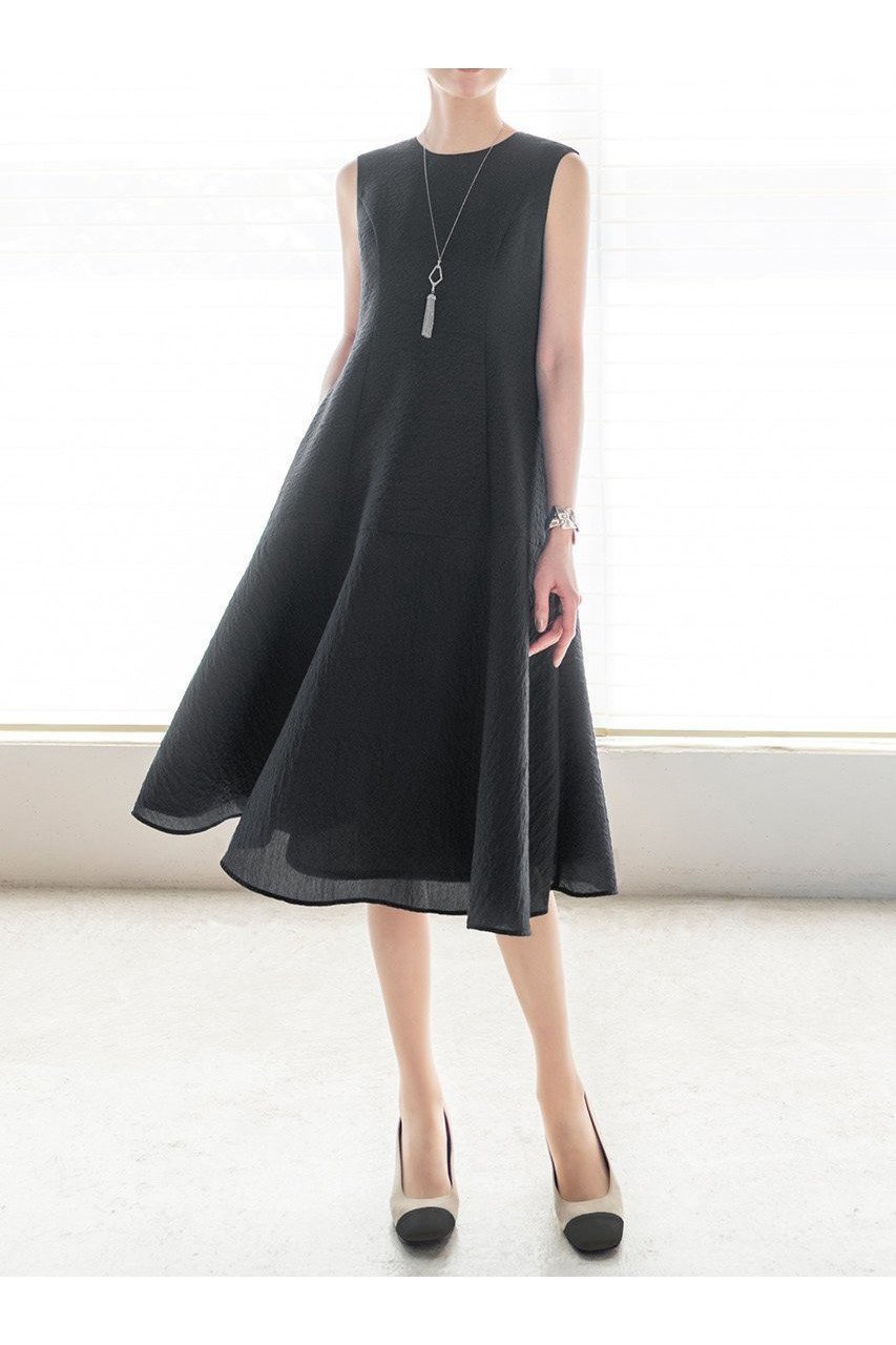 【DAISY LIN/デイジーリン】軽やかに優雅さをまとう ブラック追加のミモレ丈ワンピース Airy Elegance 人気、トレンドファッション・服の通販 founy(ファニー) 【デイジーリン/DAISY LIN】 トレンドファッション・スタイル  Trendy Fashion & Style ファッション、ブランド PICK UP! Must-Have Online Fashion Brands ファッション Fashion レディースファッション Fashion for Women ワンピース Dresses フォーマル・パーティードレス・結婚式用ドレス Elegant & Casual Dresses チュニック Tunic Tops & Dresses ウォッシャブル Machine Washable シェイプ Shape, Slim Fit チュニック Tunic, Long Top ドレス Dress, One-Piece フレア Flare, Flared レース Lace, Lace Fabric エレガント 上品 Elegant 新作・新入荷 New Arrivals / New In |ID:prp329100004601515