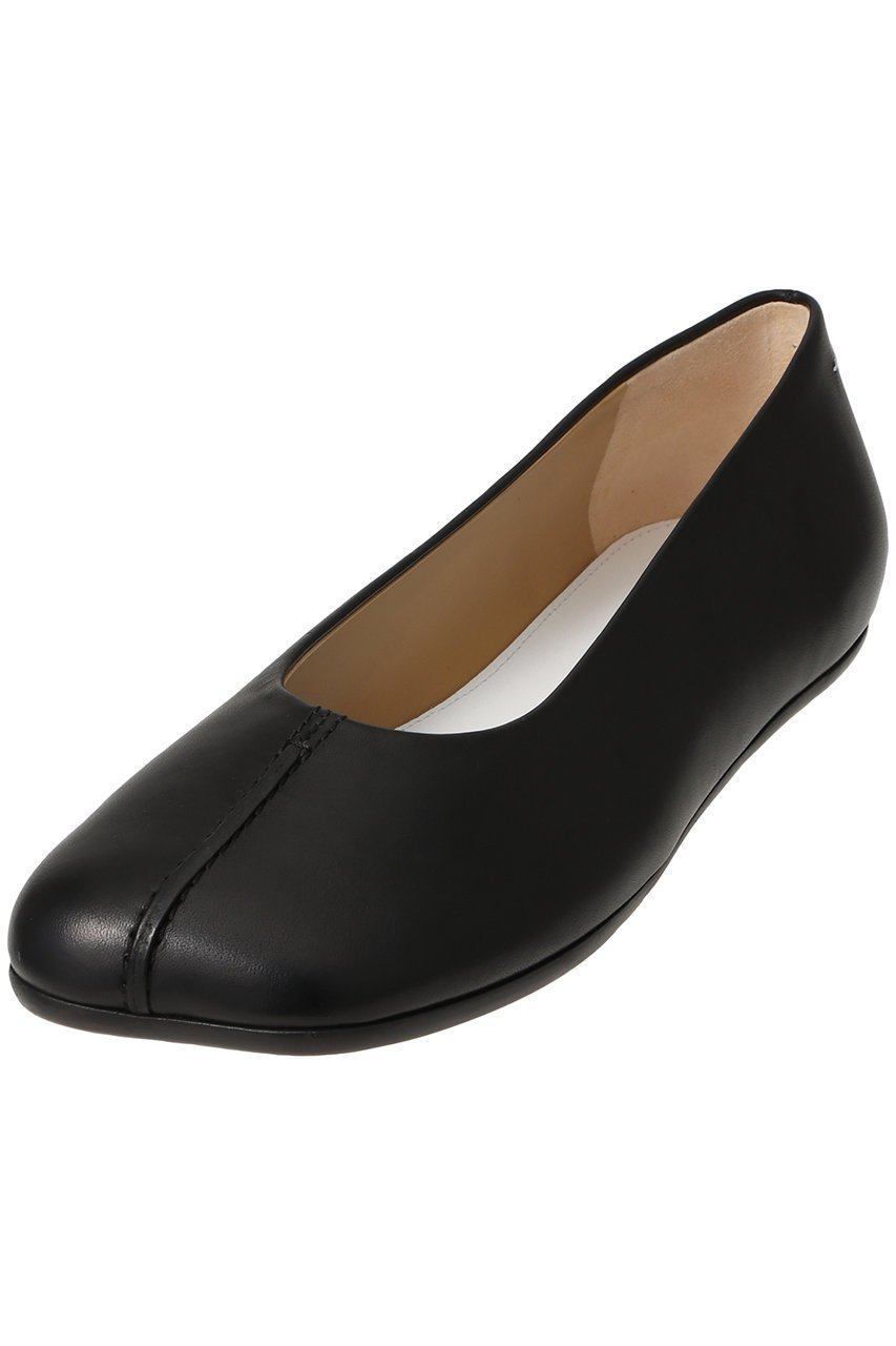 【MM6 Maison Martin Margiela/エムエム6 メゾン マルタン マルジェラ】足もとからセンスが際立つ 洗練フォルムのバレエシューズ 人気、トレンドファッション・服の通販 founy(ファニー) 【エムエム6 メゾン マルタン マルジェラ/MM6 Maison Martin Margiela】 トレンドファッション・スタイル  Trendy Fashion & Style ファッション、ブランド PICK UP! Must-Have Online Fashion Brands ファッション Fashion レディースファッション Fashion for Women 2025年 2025 2025-2026秋冬・A/W Autumn/Winter 2025–26 AW25–26 なめらか Smooth, Silky Texture シューズ Shoes, Footwear シンプル Simple, Minimal バレエ Ballet, Ballet Style フォルム Silhouette, Form フラット Flat, Flat Shoes A/W・秋冬 Autumn/Winter |ID:prp329100004601619