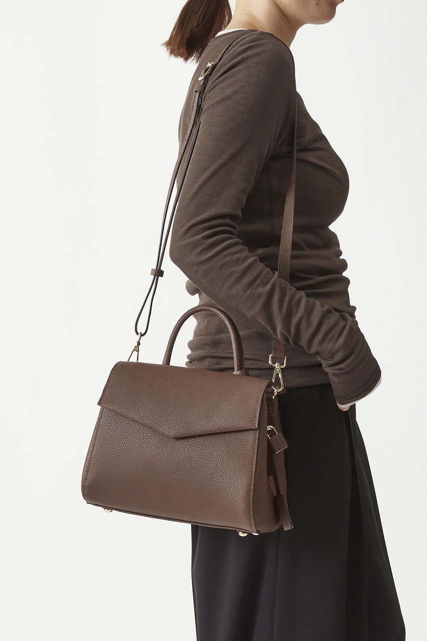 収納力と美しさを両立 【mica della valle】万能ショルダーバッグ 人気、トレンドファッション・服の通販 founy(ファニー) 【プルミエ アロンディスモン/1er Arrondissement】 トレンドファッション・スタイル  Trendy Fashion & Style ファッション、ブランド PICK UP! Must-Have Online Fashion Brands ファッション Fashion レディースファッション Fashion for Women バッグ Bags イタリア Italy エレガント 上品 Elegant マグネット Magnet, Magnetic Closure 新作・新入荷 New Arrivals / New In |ID:prp329100004602740
