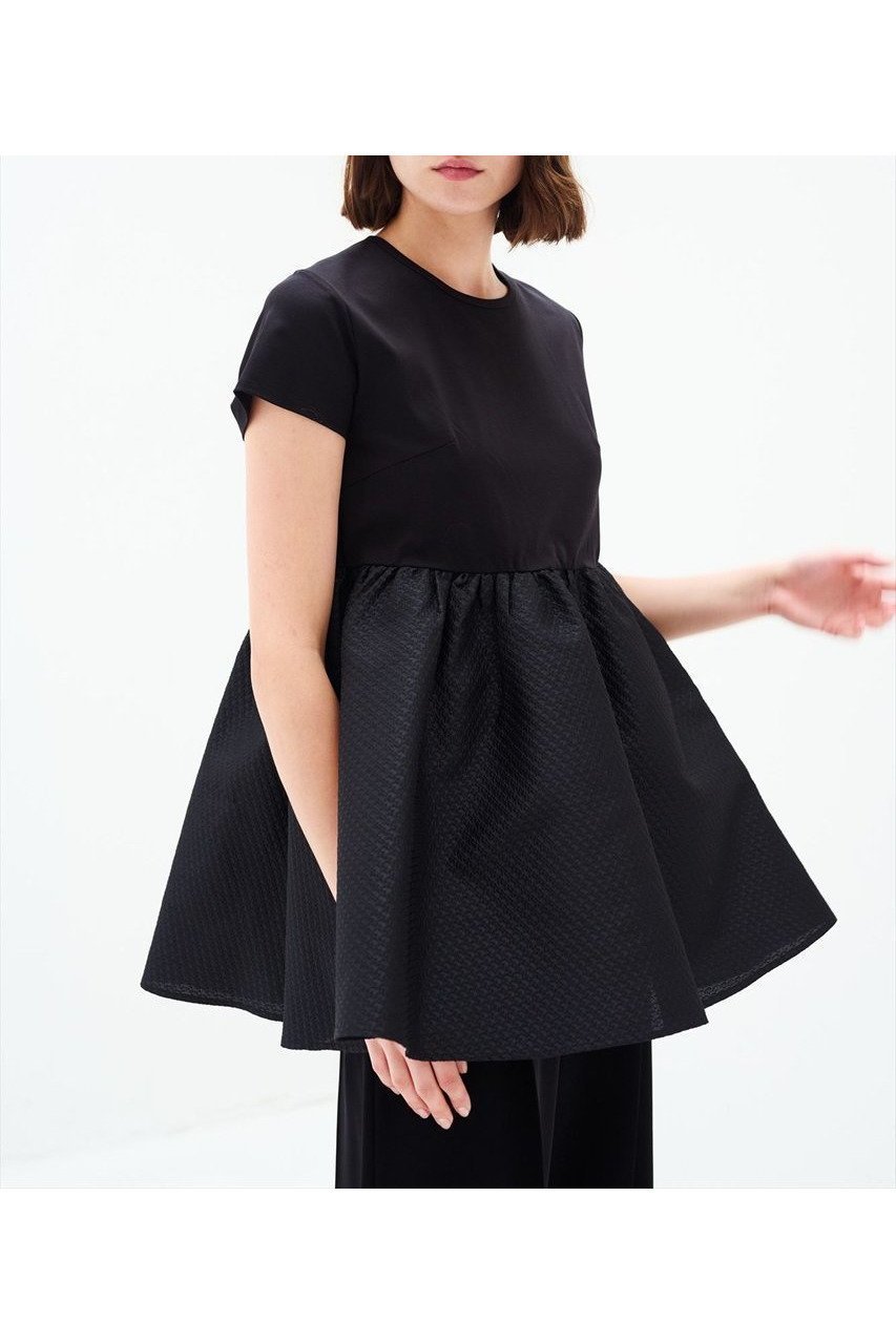 【AMICA/アミカ】ふわっと広がるシルエットで魅せる 大人かわいい主役級Tシャツ 人気、トレンドファッション・服の通販 founy(ファニー) 【アミカ/AMICA】 トレンドファッション・スタイル  Trendy Fashion & Style トレンド・ファッションスタイル Fashion Trends & Styles ファッション Fashion レディースファッション Fashion for Women トップス・カットソー Cut & Sew Tops シャツ・ブラウス・オフィスカジュアル Elegant Blouses & Button-Ups ロングTシャツ・Tシャツ Longline T-Shirts & Tees カットソー・ベーシックTシャツ Cut-and-Sewn Tops / Stretch Tees & Basics 2025年 2025 2025-2026秋冬・A/W Autumn/Winter 2025–26 AW25–26 インナー Innerwear エレガント 上品 Elegant ショート Short, Short Length ジャケット Jacket, Outerwear スリーブ Sleeve, Long Sleeve / Short Sleeve デニム Denim, Jeans Material A/W・秋冬 Autumn/Winter |ID:prp329100004602725