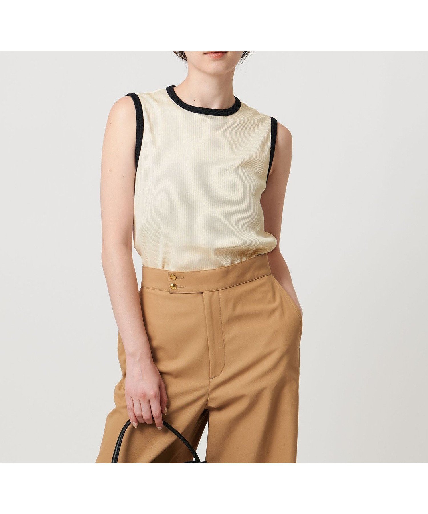 【UNITED ARROWS/ユナイテッドアローズ】着こなしの幅を広げる、シルキーな光沢が魅力のノースリーブカットソー 人気、トレンドファッション・服の通販 founy(ファニー) 【ユナイテッドアローズ/UNITED ARROWS】 トレンドファッション・スタイル  Trendy Fashion & Style ファッション、ブランド PICK UP! Must-Have Online Fashion Brands ファッション Fashion レディースファッション Fashion for Women トップス・カットソー Cut & Sew Tops キャミソール&ノースリーブ Camisoles & Sleeveless Tops カットソー・ベーシックTシャツ Cut-and-Sewn Tops / Stretch Tees & Basics おすすめ Recommended / Our Picks インナー Innerwear コンパクト Compact, Small Size シルク Silk, 100% Silk ジャケット Jacket, Outerwear ベーシック Basic, Essential ボトム Bottoms, Lower Wear エレガント 上品 Elegant 人気 Popular, Best Seller |ID:prp329100004596854