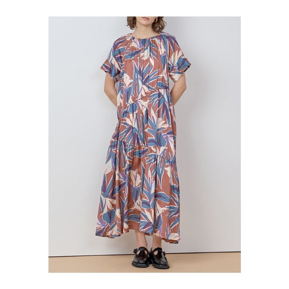 【ヴィンテージライクな華やぎスタイル】HOUSE OF LOTUS(ハウス オブ ロータス) 人気、トレンドファッション・服の通販 founy(ファニー) 【ハウス オブ ロータス/HOUSE OF LOTUS】 トレンドファッション・スタイル Trendy Fashion & Style ファッション、ブランド PICK UP! Must-Have Online Fashion Brands ファッション Fashion レディースファッション Fashion for Women ワンピース Dresses チュニック Tunic Tops & Dresses シャツワンピース / 1枚で着映えコーデ Shirt Dresses アウター Coat / Outerwear Collection レディースジャケット・軽アウター Jackets 2025年 2025 2025-2026秋冬・A/W Autumn/Winter 2025–26 AW25–26 アシンメトリー Asymmetrical Style ギャザー Gathered, Ruffled ショート Short, Short Length スリーブ Sleeve, Long Sleeve / Short Sleeve チュニック Tunic, Long Top ティアード Tiered, Tiered Style パープル Purple, Violet プリント Print, Printed Pattern ミックス Mix, Mixed Style ロング Long, Long-Length A/W・秋冬 Autumn/Winter シャンブレー Chambray, Denim-Like Fabric スリット Slit, Slit Detail デニム Denim, Jeans Material フリル Frill, Ruffle フリンジ Fringe, Tassel フロント Front, Front Design 夏 Summer 羽織 Haori, Light Jacket |ID:stp329100000006482