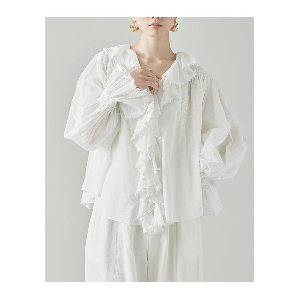 【華やぎと品格を纏う大人のためのトップスコレクション】Curensology、allureville、Whim Gazette、ANAYI 人気、トレンドファッション・服の通販 founy(ファニー) 【カレンソロジー/Curensology】 【アルアバイル/allureville】 【ランバン オン ブルー/LANVIN en Bleu】 【ウィムガゼット/Whim Gazette】 【アナイ/ANAYI】 トレンドファッション・スタイル Trendy Fashion & Style トレンド・ファッションスタイル Fashion Trends & Styles ファッション Fashion レディースファッション Fashion for Women トップス・カットソー Cut & Sew Tops シャツ・ブラウス・オフィスカジュアル Elegant Blouses & Button-Ups ニット Knit Tops & Sweaters カジュアルプルオーバー・ニットトップス Pullovers & Knit Tops / Casual Pullovers ロングTシャツ・Tシャツ Longline T-Shirts & Tees カットソー・ベーシックTシャツ Cut-and-Sewn Tops / Stretch Tees & Basics カーディガン・羽織り Layered Style Cardigans アンサンブルニット Knit Ensembles & Twin Sets Vネックトップス V-Neck Tops / V-Cut Neckline Shirts キャミソール&ノースリーブ Camisoles & Sleeveless Tops ベルト&ウエストマーク Belts & Waist Accessories アンティーク Antique-Inspired ギャザー Gathered, Ruffled シャーリング Shirring, Ruched スリーブ Sleeve, Long Sleeve / Short Sleeve ハンド Hand, Handmade フェミニン Feminine, Girly フリル Frill, Ruffle フロント Front, Front Design レース Lace, Lace Fabric ロング Long, Long-Length 新作・新入荷 New Arrivals / New In カーディガン Cardigan, Knitwear ジャケット Jacket, Outerwear 羽織 Haori, Light Jacket アメリカン American Style |ID:stp329100000006493