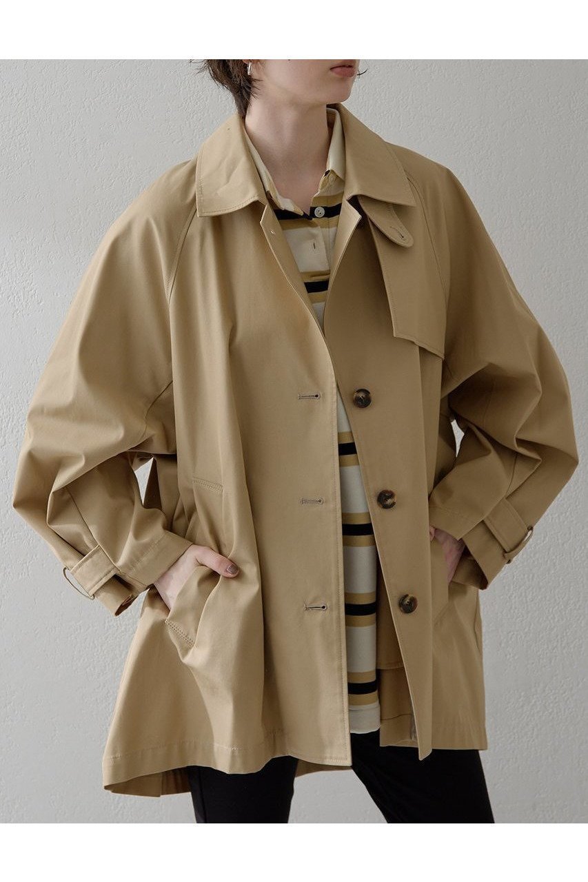 【ウィムガゼット / Whim Gazette】の【THE PAUSE】ショートバルマカンコート 人気、トレンドファッション・服の通販 founy(ファニー) 【ウィムガゼット/Whim Gazette】 トレンドファッション・スタイル  Trendy Fashion & Style ファッション、ブランド PICK UP! Must-Have Online Fashion Brands ファッション Fashion レディースファッション Fashion for Women アウター Coat / Outerwear Collection コート・ロングコート・ピーコート Long Coats, Peacoats & More 2025年 2025 2025-2026秋冬・A/W Autumn/Winter 2025–26 AW25–26 インド Indian Textile インナー Innerwear ショート Short, Short Length スタイリッシュ Stylish, Fashionable スタンド Stand Collar, Upright Stand プリーツ Pleats, Pleated ベーシック Basic, Essential ボックス Boxy, Box Shape ミドル Middle Length, Mid Height A/W・秋冬 Autumn/Winter |ID:prp329100004614083