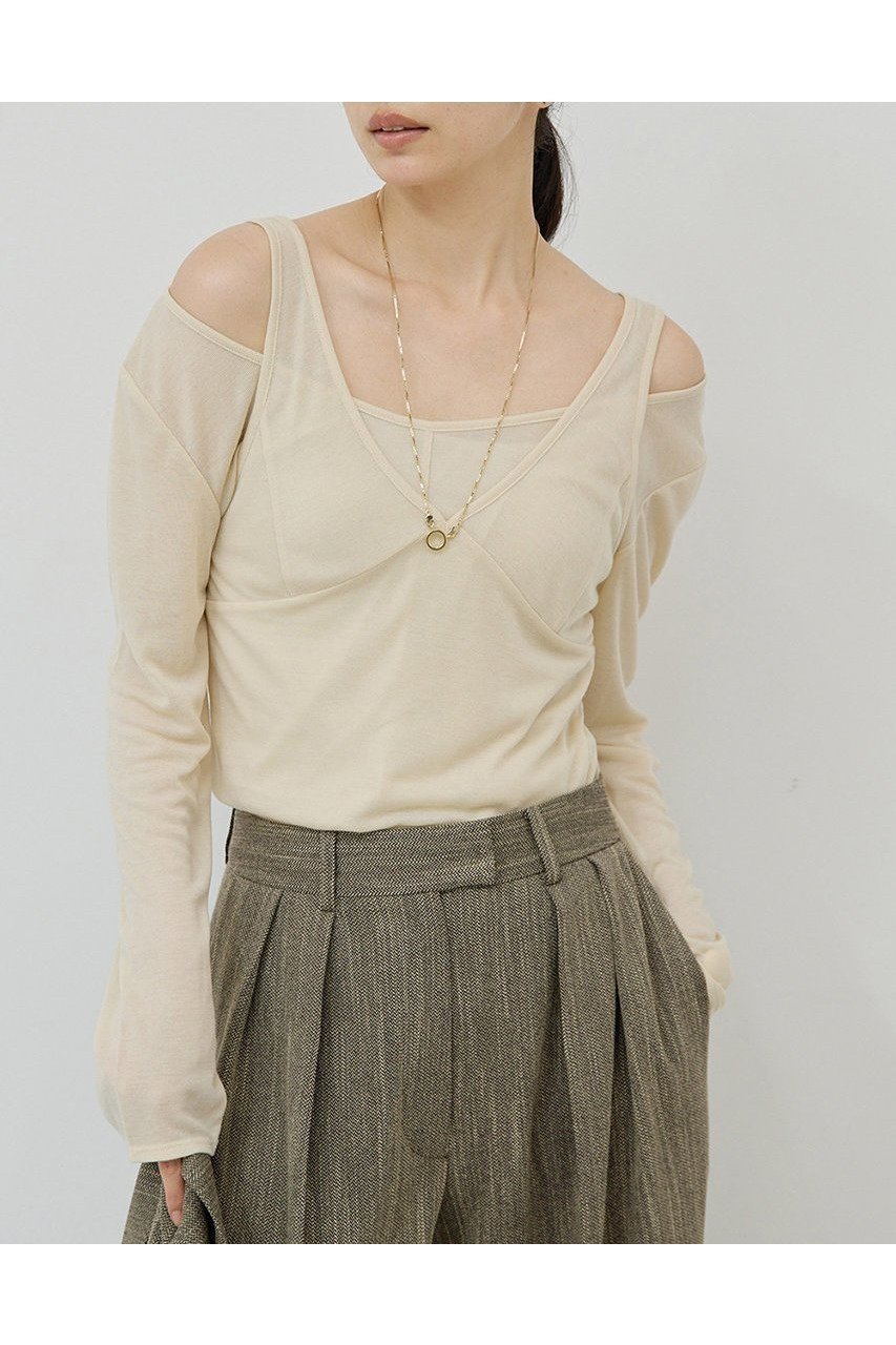 【ガリャルダガランテ / GALLARDAGALANTE】のシアーレイヤードカットソー 人気、トレンドファッション・服の通販 founy(ファニー) 【ガリャルダガランテ/GALLARDAGALANTE】 トレンドファッション・スタイル  Trendy Fashion & Style ファッション、ブランド PICK UP! Must-Have Online Fashion Brands ファッション Fashion レディースファッション Fashion for Women トップス・カットソー Cut & Sew Tops シャツ・ブラウス・オフィスカジュアル Elegant Blouses & Button-Ups ロングTシャツ・Tシャツ Longline T-Shirts & Tees カットソー・ベーシックTシャツ Cut-and-Sewn Tops / Stretch Tees & Basics 2025年 2025 2025-2026秋冬・A/W Autumn/Winter 2025–26 AW25–26 インナー Innerwear シアー Sheer, See-Through ジャケット Jacket, Outerwear スリーブ Sleeve, Long Sleeve / Short Sleeve タンク Tank Top, Sleeveless Top ロング Long, Long-Length A/W・秋冬 Autumn/Winter |ID:prp329100004614043