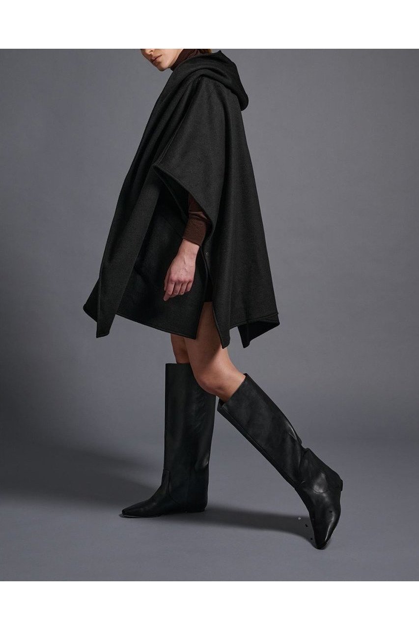 【コグ ザビッグスモーク / COGTHEBIGSMOKE】の15 GITTY HOODED CAPE 人気、トレンドファッション・服の通販 founy(ファニー) 【コグ ザビッグスモーク/COGTHEBIGSMOKE】 トレンドファッション・スタイル  Trendy Fashion & Style ファッション、ブランド PICK UP! Must-Have Online Fashion Brands ファッション Fashion レディースファッション Fashion for Women アウター Coat / Outerwear Collection コート・ロングコート・ピーコート Long Coats, Peacoats & More 2025年 2025 2025-2026秋冬・A/W Autumn/Winter 2025–26 AW25–26 エレガント 上品 Elegant ショート Short, Short Length ショール Shawl, Wrap シンプル Simple, Minimal ドット Polka Dot, Dot Pattern パターン Pattern, Design Print ポケット Pocket, Pocket Detail ポンチョ Poncho, Cape Style A/W・秋冬 Autumn/Winter |ID:prp329100004625446
