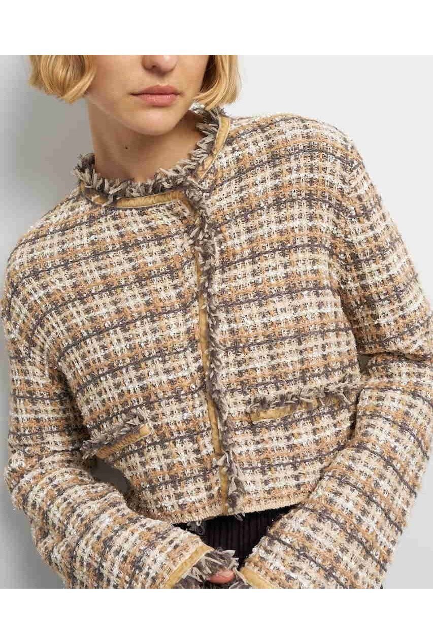 【ランバン オン ブルー / LANVIN en Bleu】のニットツイードジャケット 人気、トレンドファッション・服の通販 founy(ファニー) 【ランバン オン ブルー/LANVIN en Bleu】 トレンドファッション・スタイル  Trendy Fashion & Style ファッション、ブランド PICK UP! Must-Have Online Fashion Brands ファッション Fashion レディースファッション Fashion for Women 2025年 2025 2025-2026秋冬・A/W Autumn/Winter 2025–26 AW25–26 アシンメトリー Asymmetrical Style カーディガン Cardigan, Knitwear コンパクト Compact, Small Size ジャケット Jacket, Outerwear ツイード Twill, Twill Weave バランス Balance, Style Balance フロント Front, Front Design ベルベット Velvet, Velvety ライダース Riders ワイド Wide, Wide Fit エレガント 上品 Elegant A/W・秋冬 Autumn/Winter |ID:prp329100004626464