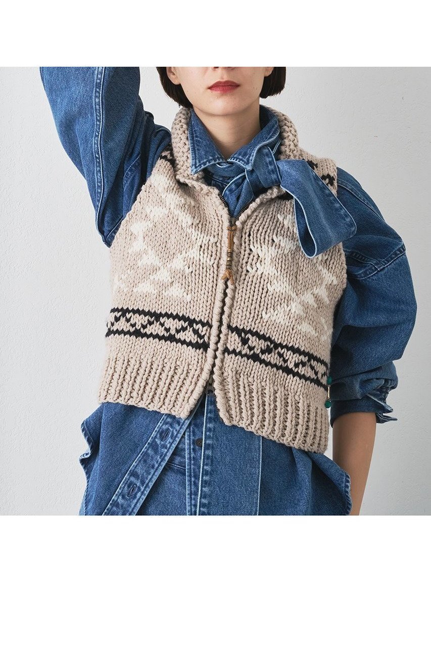 【ウィムガゼット / Whim Gazette】の【BSBEE】カウチンZIP ベスト 人気、トレンドファッション・服の通販 founy(ファニー) 【ウィムガゼット/Whim Gazette】 トレンドファッション・スタイル  Trendy Fashion & Style ファッション、ブランド PICK UP! Must-Have Online Fashion Brands ファッション Fashion レディースファッション Fashion for Women トップス・カットソー Cut & Sew Tops ニット Knit Tops & Sweaters ベスト&ジレ / 重ね着スタイル Vests & Gilets カジュアルプルオーバー・ニットトップス Pullovers & Knit Tops / Casual Pullovers イタリア Italy コンパクト Compact, Small Size ターコイズ Turquoise, Blue-Green ハンド Hand, Handmade バランス Balance, Style Balance パターン Pattern, Design Print ベスト Vest, Waistcoat 別注 Limited Edition, Custom Order A/W・秋冬 Autumn/Winter 2025年 2025 2025-2026秋冬・A/W Autumn/Winter 2025–26 AW25–26 |ID:prp329100004627496