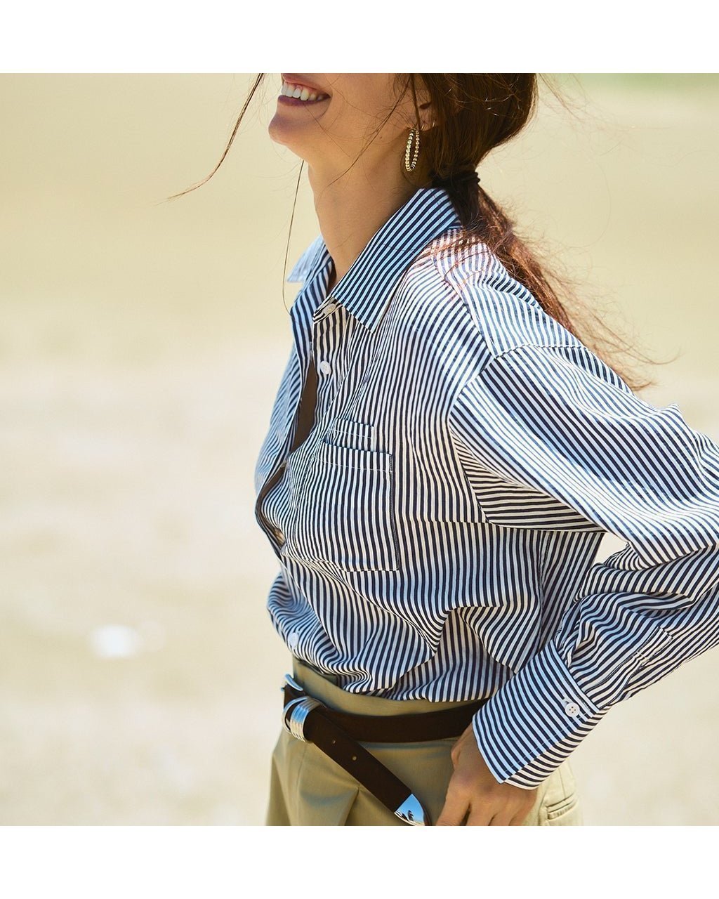 【ドゥクラッセ / DoCLASSE】のダブルポケット・ワイドカフスシャツ 人気、トレンドファッション・服の通販 founy(ファニー) 【ドゥクラッセ/DoCLASSE】 トレンドファッション・スタイル  Trendy Fashion & Style ファッション、ブランド PICK UP! Must-Have Online Fashion Brands ファッション Fashion レディースファッション Fashion for Women トップス・カットソー Cut & Sew Tops シャツ・ブラウス・オフィスカジュアル Elegant Blouses & Button-Ups 新作・新入荷 New Arrivals / New In なめらか Smooth, Silky Texture カフス Cuff Design ダブル Double, Double-Breasted トレンド Trend, Trending Now ドレープ Drape, Draping Fabric ベーシック Basic, Essential ポケット Pocket, Pocket Detail ワイド Wide, Wide Fit 定番 Standard, Basic Item |ID:prp329100004638418