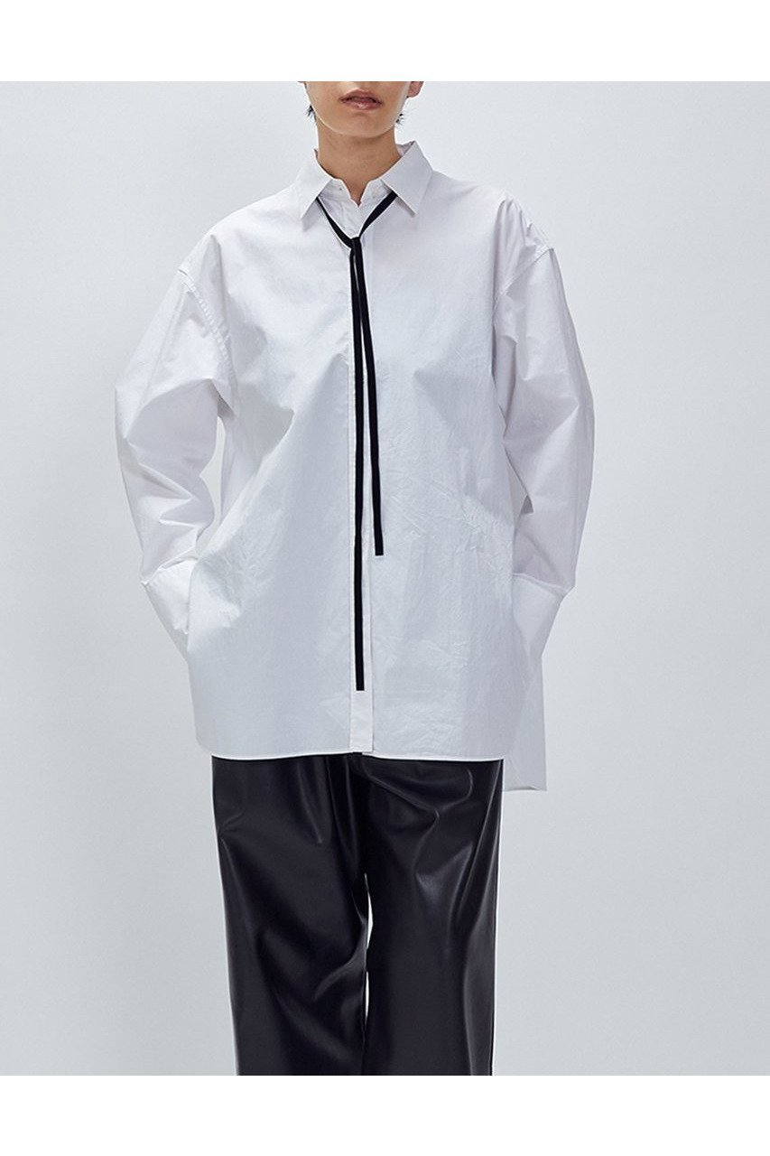 【プルミエ アロンディスモン / 1er Arrondissement】のベロアリボンレギュラーカラーシャツ 人気、トレンドファッション・服の通販 founy(ファニー) 【プルミエ アロンディスモン/1er Arrondissement】 トレンドファッション・スタイル  Trendy Fashion & Style ファッション、ブランド PICK UP! Must-Have Online Fashion Brands ファッション Fashion レディースファッション Fashion for Women トップス・カットソー Cut & Sew Tops シャツ・ブラウス・オフィスカジュアル Elegant Blouses & Button-Ups ベロアトップス Velour Tops / Velvet-Look Items なめらか Smooth, Silky Texture カフス Cuff Design グラス Glass, Eyewear ストライプ Stripe, Striped Pattern スリット Slit, Slit Detail スリーブ Sleeve, Long Sleeve / Short Sleeve タイプライター Typewriter Fabric, Crisp Cotton バランス Balance, Style Balance ベルベット Velvet, Velvety モノトーン Monotone, Black and White リボン Ribbon, Bow ロング Long, Long-Length 新作・新入荷 New Arrivals / New In 無地 Plain, Solid Color |ID:prp329100004703587