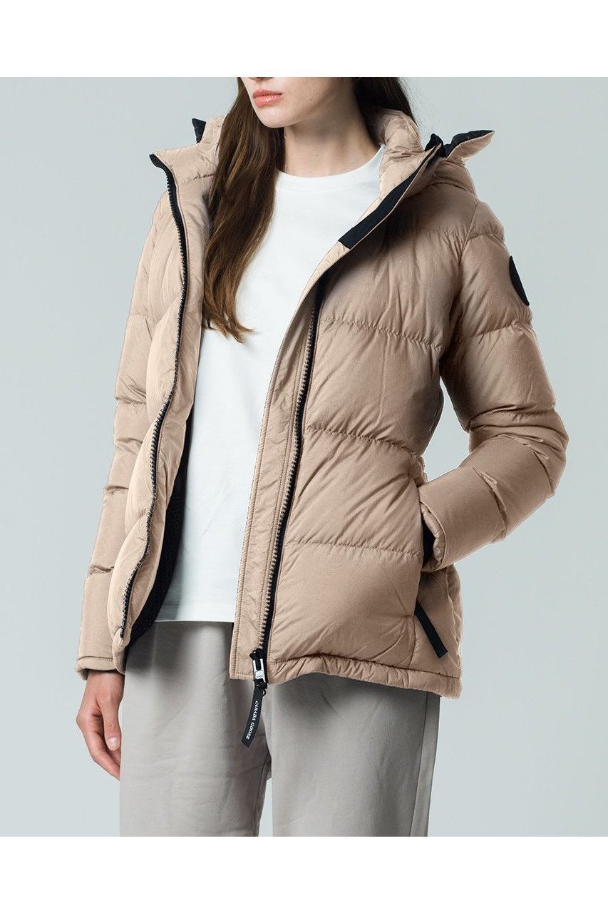【カナダグース / CANADA GOOSE】の【日本限定】1071WJB Chelsea Parka チェルシー パーカ 人気、トレンドファッション・服の通販 founy(ファニー) 【カナダグース/CANADA GOOSE】 トレンドファッション・スタイル Trendy Fashion & Style ファッション、ブランド PICK UP! Must-Have Online Fashion Brands ファッション Fashion レディースファッション Fashion for Women アウター Coat / Outerwear Collection レディースジャケット・軽アウター Jackets 軽量 Lightweight, Ultra Light シンプル Simple, Minimal ジップ Zip, Zipper ジャケット Jacket, Outerwear ダウン Down, Puffer テクスチャー Texture, Textured Fabric ドローコード Drawcord, Drawstring Cord ハンド Hand, Handmade フィット Fit, Slim Fit ポケット Pocket, Pocket Detail ラグジュアリー Luxury, Elegant リブニット Rib Knit, Ribbed Knit 冬 Winter / This Winter 再入荷 Restock / Back in Stock |ID:prp329100004708045