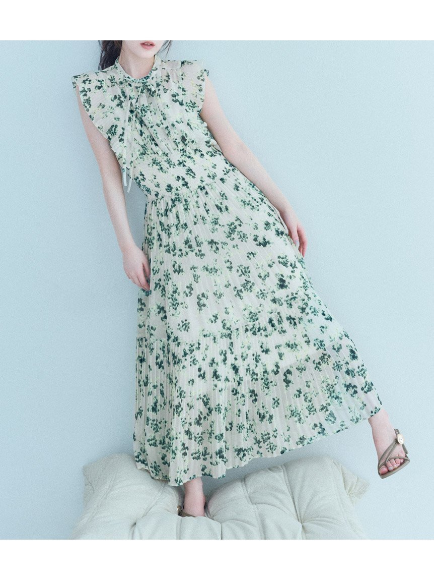 抽象フローラルと繊細ディテールが映えるフリルワンピース スナイデル(SNIDEL) 人気、トレンドファッション・服の通販 founy(ファニー) 【スナイデル/SNIDEL】 トレンドファッション・スタイル  Trendy Fashion & Style ファッション、ブランド PICK UP! Must-Have Online Fashion Brands ファッション Fashion レディースファッション Fashion for Women ワンピース Dresses インナー Innerwear 今季 This Season, Current Season シャーリング Shirring, Ruched スマート Smart, Elegant セットアップ Set-Up, Coordinated Outfit 定番 Standard, Basic Item 人気 Popular, Best Seller フリル Frill, Ruffle フロント Front, Front Design プリント Print, Printed Pattern プリーツ Pleats, Pleated リボン Ribbon, Bow 楽ちん Easy Fit, Comfortable おすすめ Recommended / Our Picks エレガント 上品 Elegant |ID:prp329100004875594