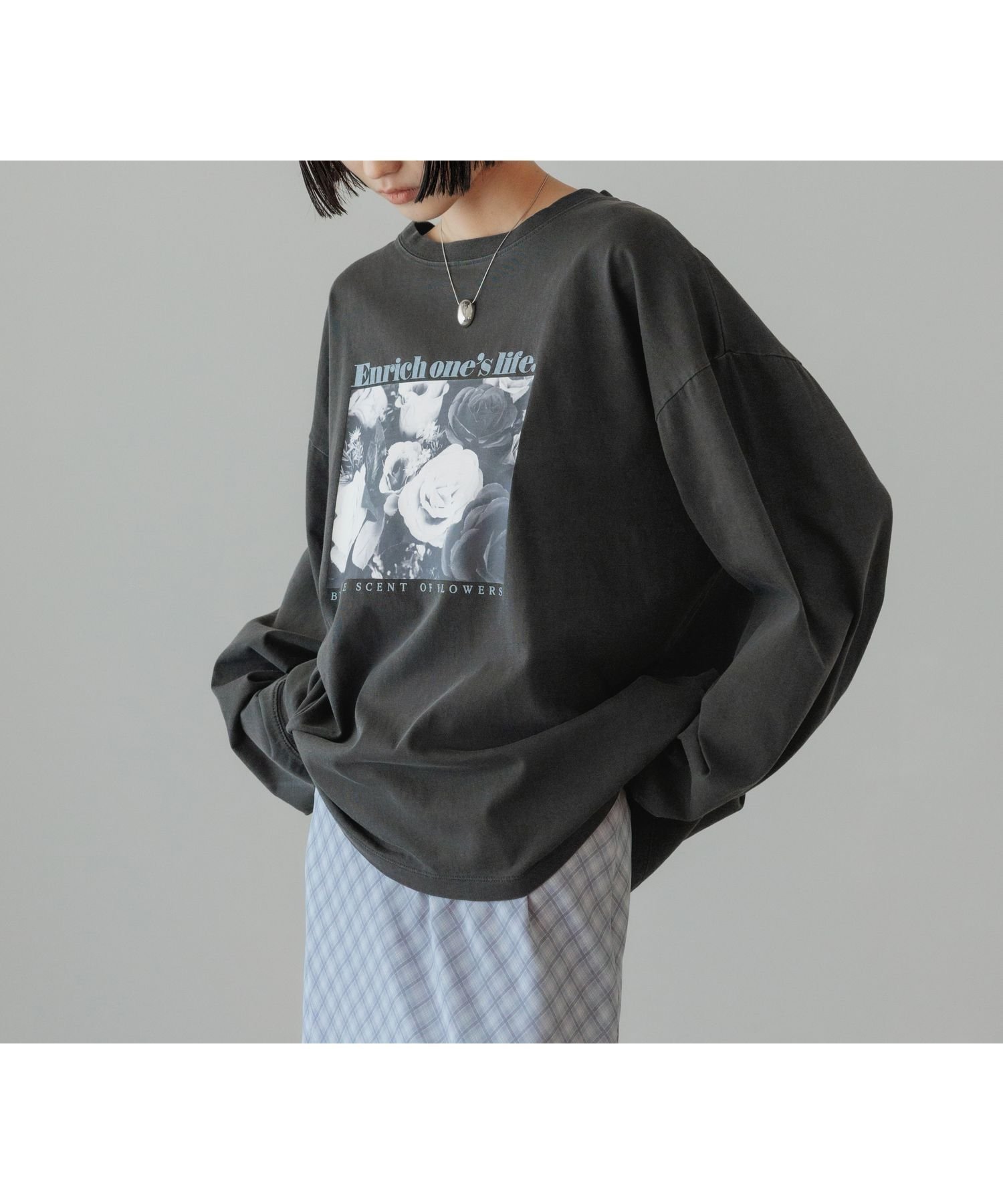 【ロゴとフォトで楽しむコットンロンTの着こなし】LOWRYS FARM(ローリーズファーム)通販 人気、トレンドファッション・服の通販 founy(ファニー) 【ローリーズファーム/LOWRYS FARM】 トレンドファッション・スタイル Trendy Fashion & Style ファッション、ブランド PICK UP! Must-Have Online Fashion Brands ファッション Fashion レディースファッション Fashion for Women トップス・カットソー Cut & Sew Tops ロングTシャツ・Tシャツ Longline T-Shirts & Tees インナー Innerwear ジャケット Jacket, Outerwear ベーシック Basic, Essential ヴィンテージ Vintage Style |ID:prp329100004919285