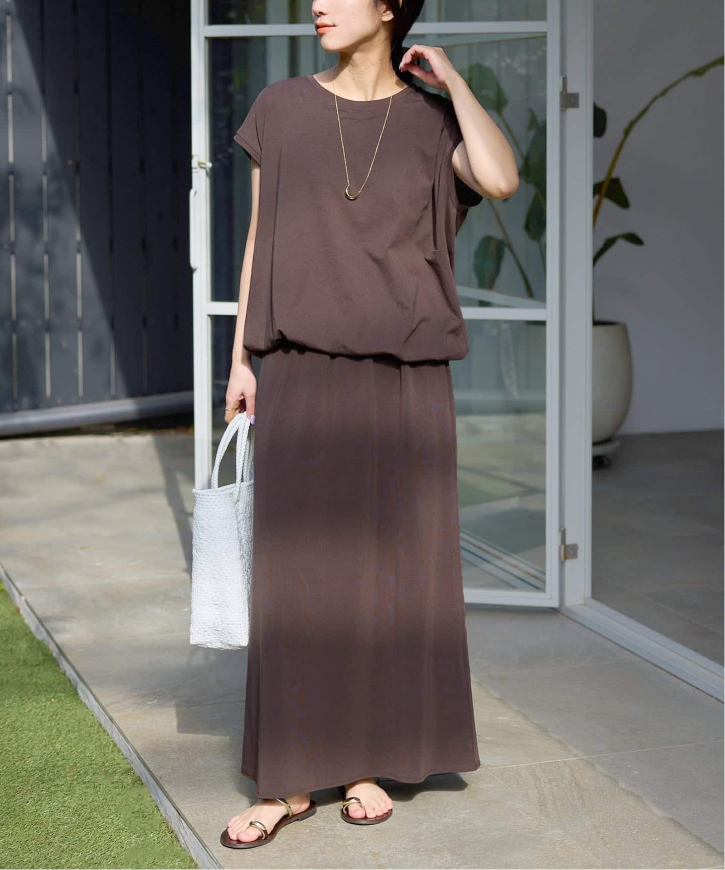 【カットソーとナロースカートで整える上品なリラックススタイル】SLOBE IENA(スローブ イエナ)通販 人気、トレンドファッション・服の通販 founy(ファニー) 【スローブ イエナ/SLOBE IENA】 トレンドファッション・スタイル Trendy Fashion & Style ファッション、ブランド PICK UP! Must-Have Online Fashion Brands ファッション Fashion レディースファッション Fashion for Women セットアップ Matching Sets スカート・ミニ/ミディ/マキシ Skirts / Mini, Midi & Maxi Skirts カッティング Cutting Detail カットソー Cut and Sewn Top ギャザー Gathered, Ruffled セットアップ Set-Up, Coordinated Outfit なめらか Smooth, Silky Texture バルーン Balloon, Balloon Silhouette リラックス Relax, Relaxed Fit 2026年 2026 |ID:prp329100004919291