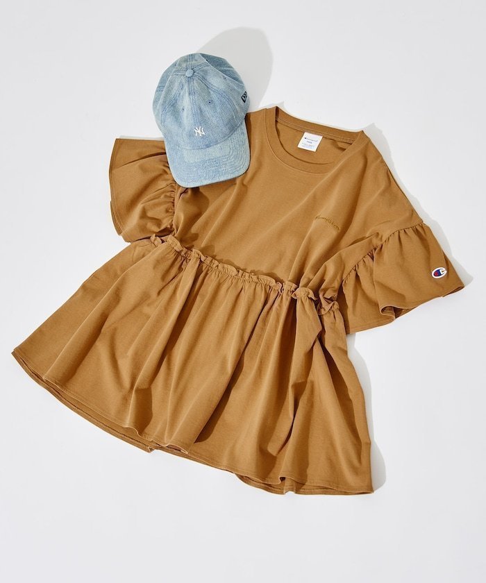 【フリルと切替で女性らしさを添えたカジュアル半袖Tシャツ】FREAK'S STORE(フリークスストア)通販 人気、トレンドファッション・服の通販 founy(ファニー) 【フリークスストア/FREAK'S STORE】 トレンドファッション・スタイル  Trendy Fashion & Style ファッション、ブランド PICK UP! Must-Have Online Fashion Brands ファッション Fashion レディースファッション Fashion for Women トップス・カットソー Cut & Sew Tops シャツ・ブラウス・オフィスカジュアル Elegant Blouses & Button-Ups ロングTシャツ・Tシャツ Longline T-Shirts & Tees 2026年 2026 ギャザー Gathered, Ruffled スペシャル Special, Limited Edition バランス Balance, Style Balance フリル Frill, Ruffle フレア Flare, Flared ボトム Bottoms, Lower Wear 切替 Switching, Contrast Panel 別注 Limited Edition, Custom Order 半袖 Short Sleeve, Half Sleeve 夏 Summer S/S・春夏 SS, Spring/Summer, Warm Season |ID:prp329100004933251