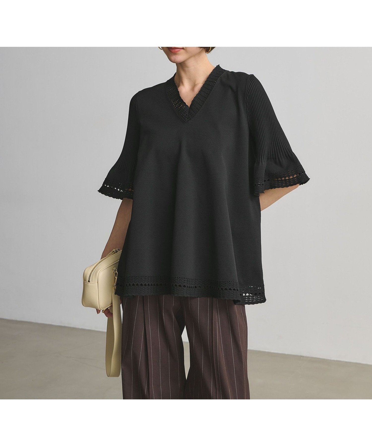 【編み柄が引き立つすっきりシルエットのVネックニットチュニック】UNITED ARROWS(ユナイテッドアローズ)通販 人気、トレンドファッション・服の通販 founy(ファニー) 【ユナイテッドアローズ/UNITED ARROWS】 トレンドファッション・スタイル  Trendy Fashion & Style ファッション、ブランド PICK UP! Must-Have Online Fashion Brands ファッション Fashion レディースファッション Fashion for Women トップス・カットソー Cut & Sew Tops ニット Knit Tops & Sweaters Vネックトップス V-Neck Tops / V-Cut Neckline Shirts かぎ針 Crochet チュニック Tunic, Long Top デコルテ Décolleté, Neckline デニム Denim, Jeans Material レース Lace, Lace Fabric おすすめ Recommended / Our Picks |ID:prp329100004933342