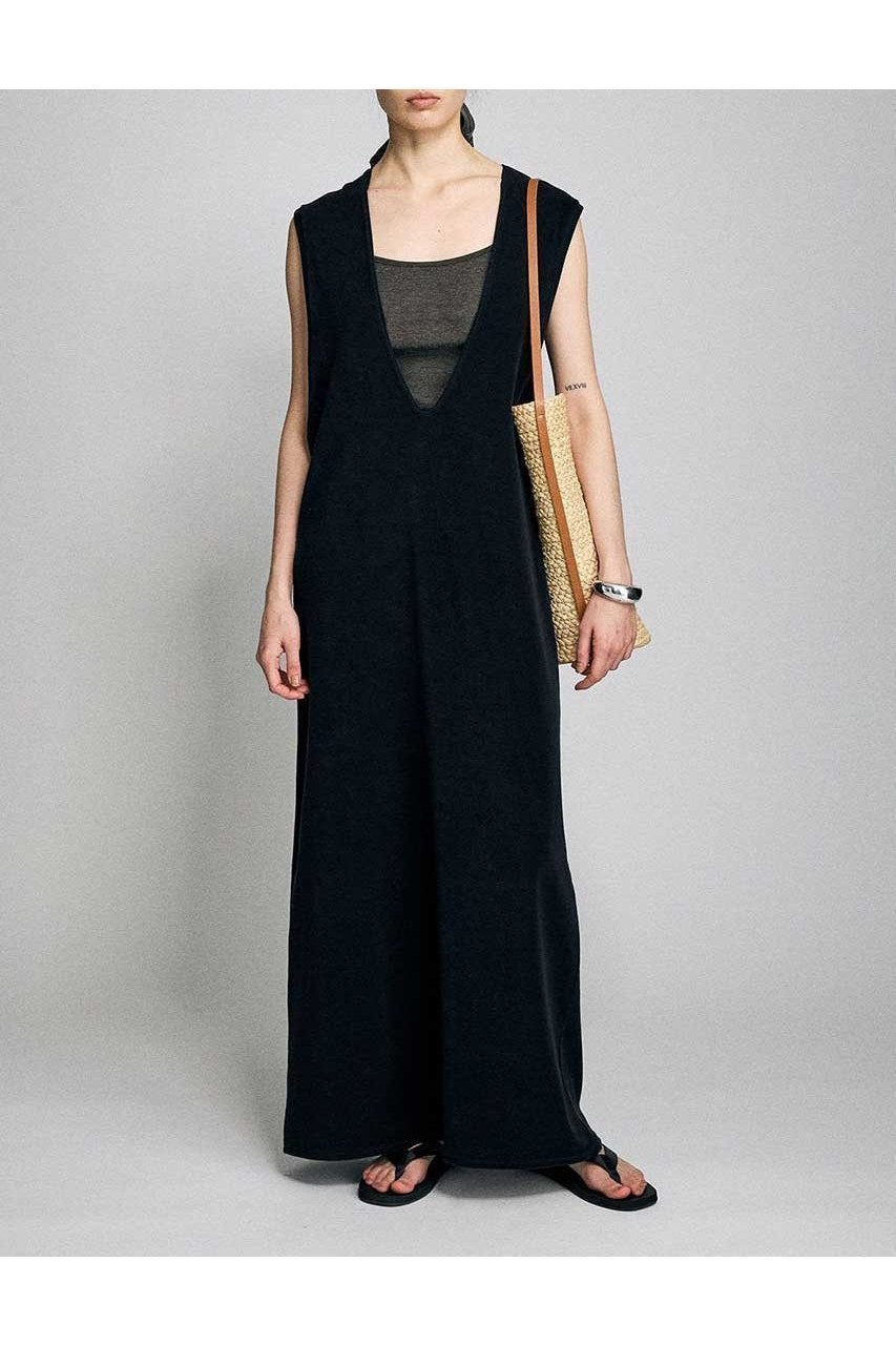 心地よい肌触りのパイル素材と前後2WAY仕様が魅力のブリルのVネックワンピース【BRILL(ブリル)】 人気、トレンドファッション・服の通販 founy(ファニー) 【ブリル/BRILL】 トレンドファッション・スタイル  Trendy Fashion & Style ファッション、ブランド PICK UP! Must-Have Online Fashion Brands ファッション Fashion レディースファッション Fashion for Women ワンピース Dresses チュニック Tunic Tops & Dresses コンパクト Compact, Small Size ストレート Straight, Straight Cut チュニック Tunic, Long Top フェイス Face, Facial Design リラックス Relax, Relaxed Fit ロング Long, Long-Length エレガント 上品 Elegant 再入荷 Restock / Back in Stock |ID:prp329100004895666